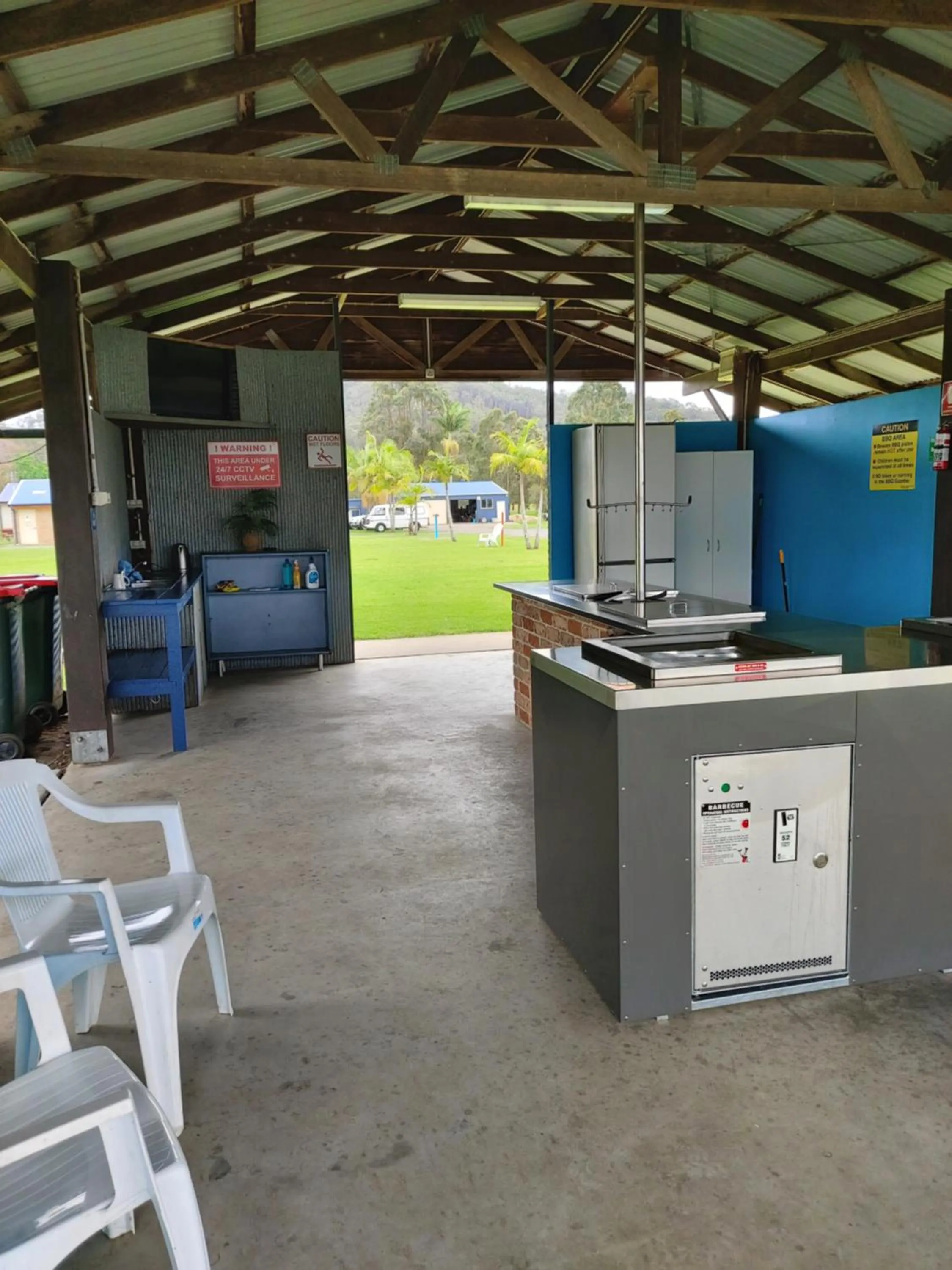 Communal kitchen in Stoney Park Holiday Park
