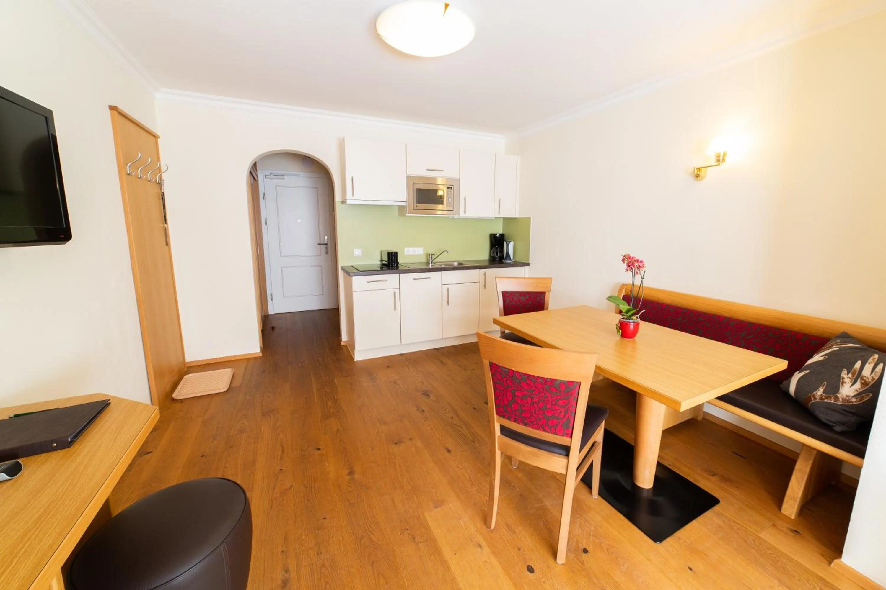 Kitchen or kitchenette in Aparthotel Hirschenau