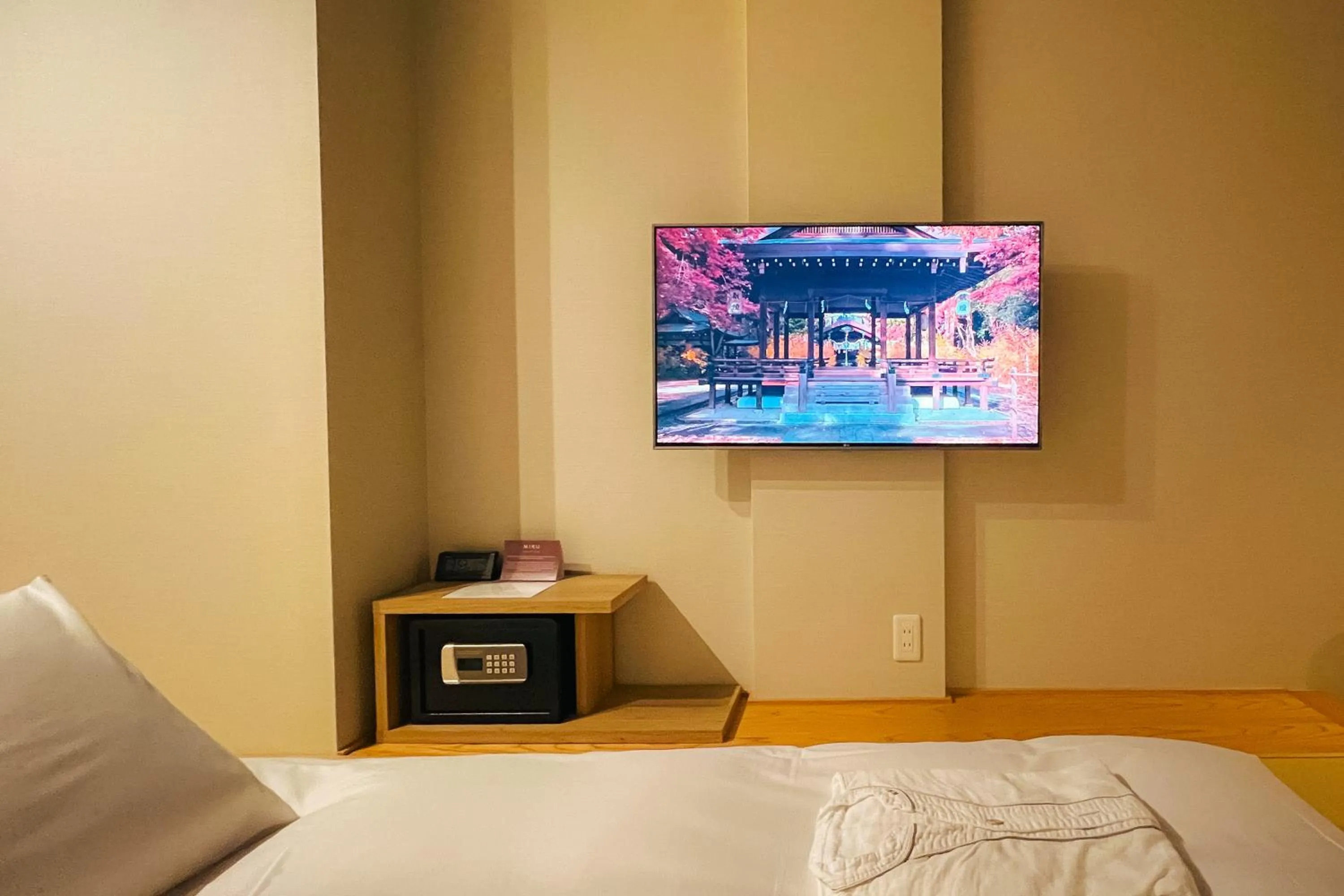 TV and multimedia, Bed in Miru Kyoto Nishiki