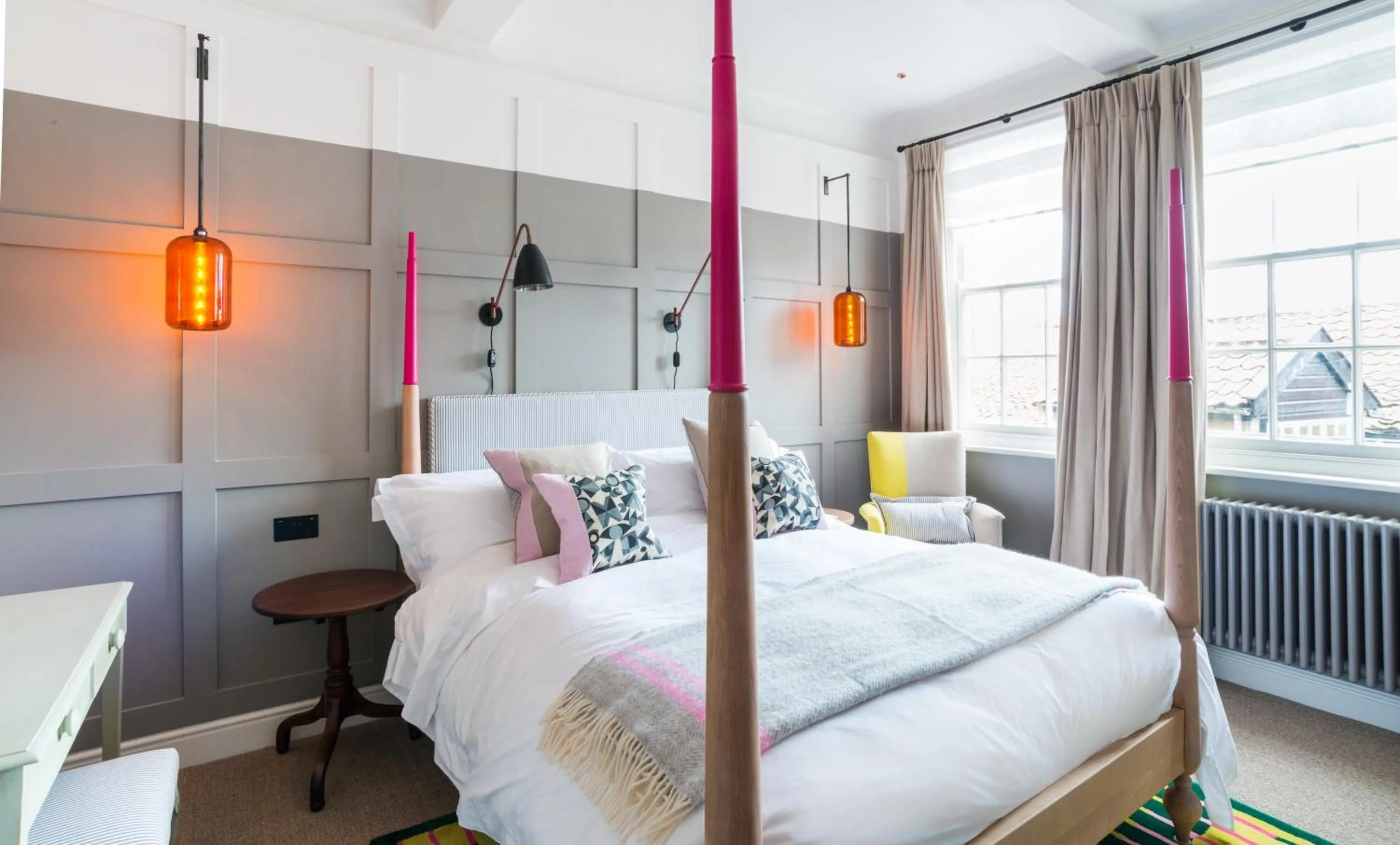 Photo of the whole room, Bed in The Swan Hotel