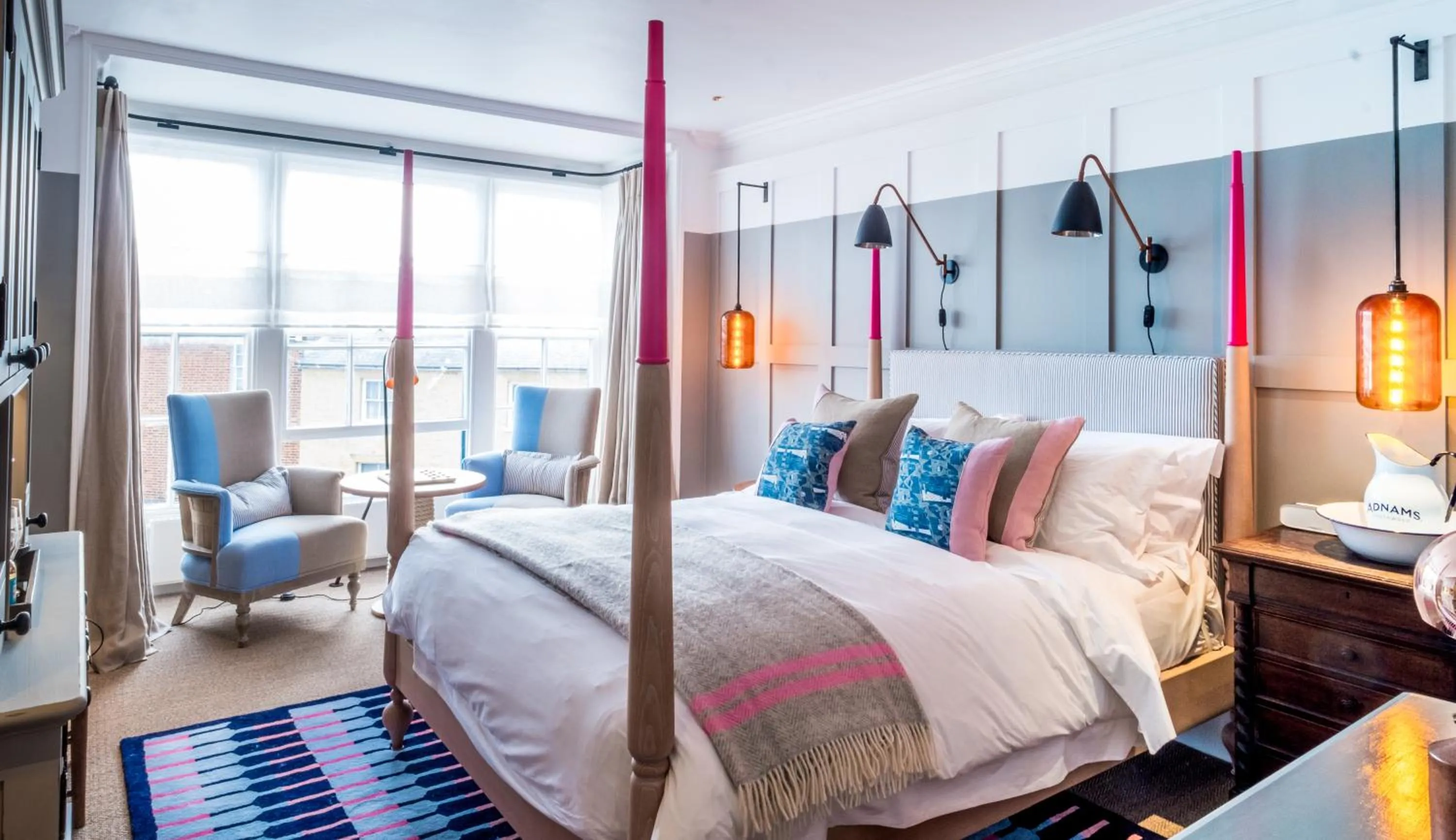 Photo of the whole room, Bed in The Swan Hotel