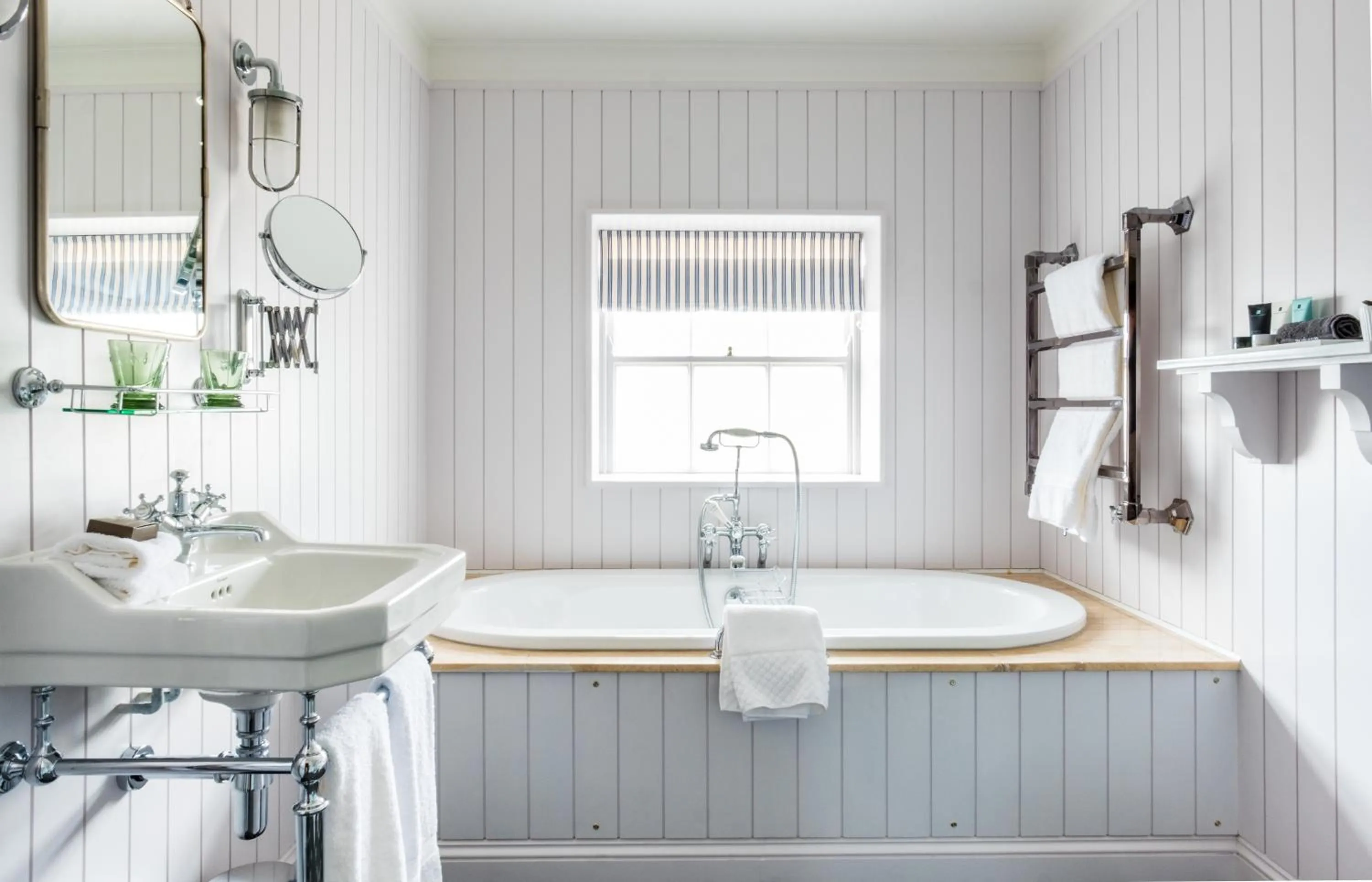 Shower in The Swan Hotel