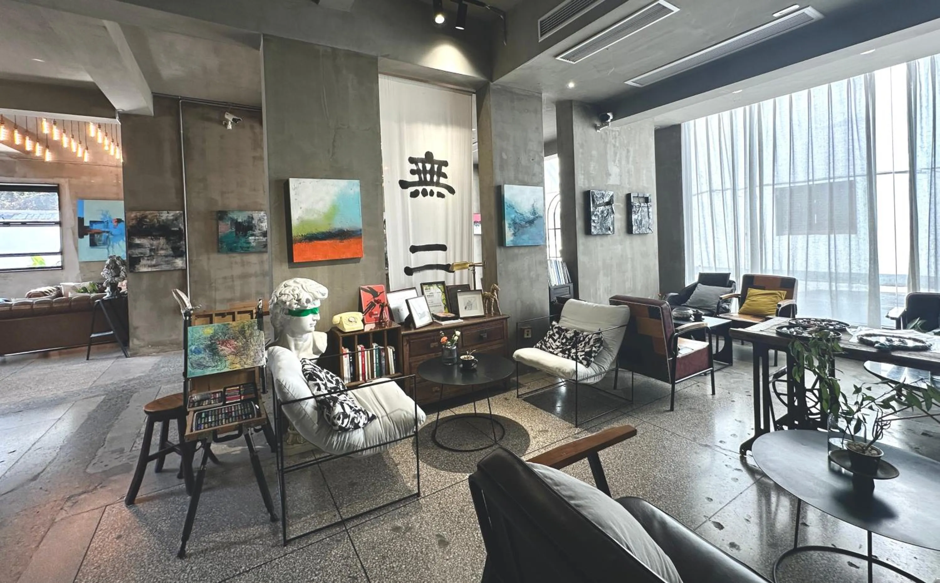 Seating area in Suzhou Unique Space Design Art Hotel