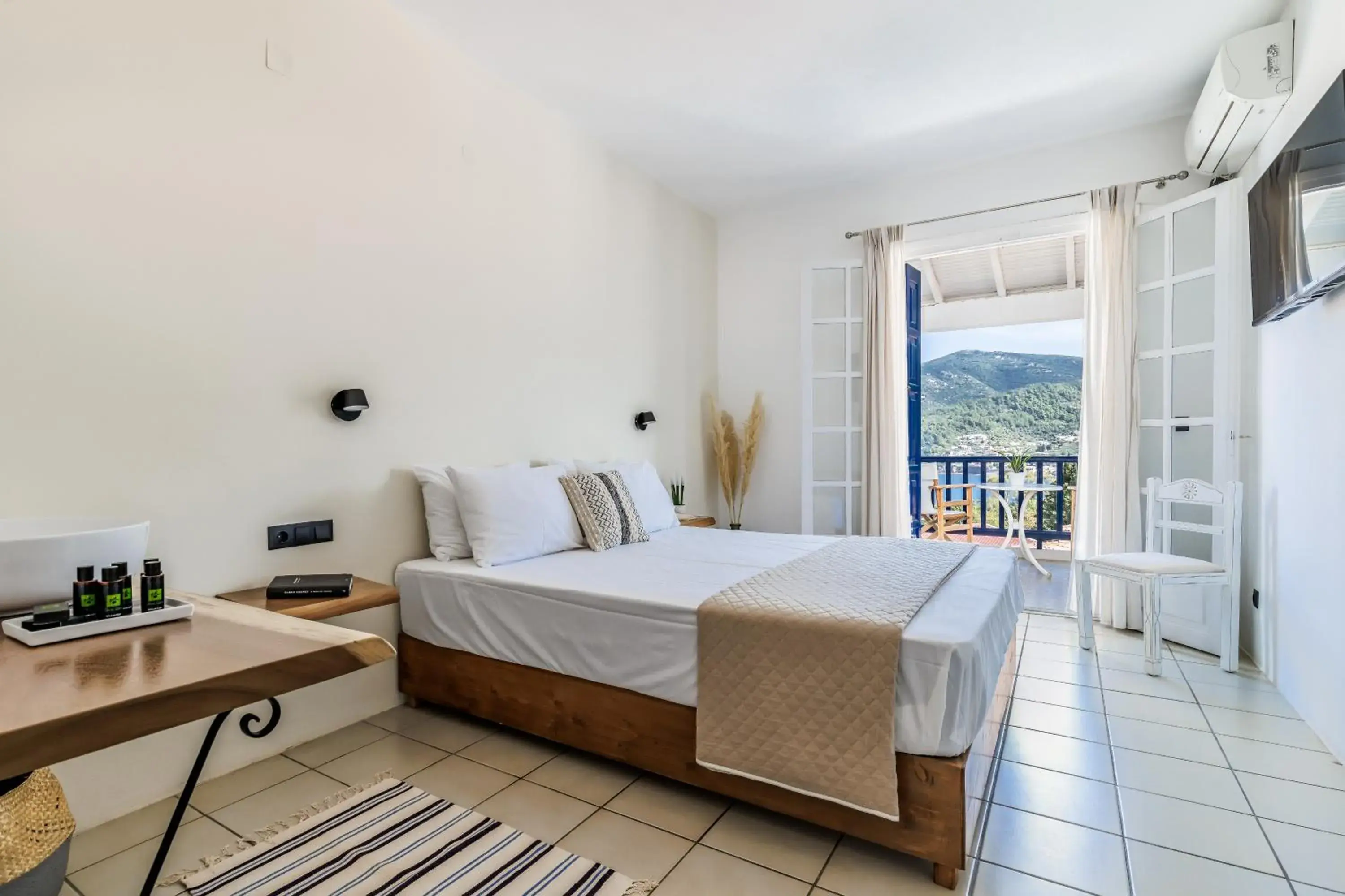 Photo of the whole room in Aperitton Hotel Photo of the whole room in Aperitton Hotel