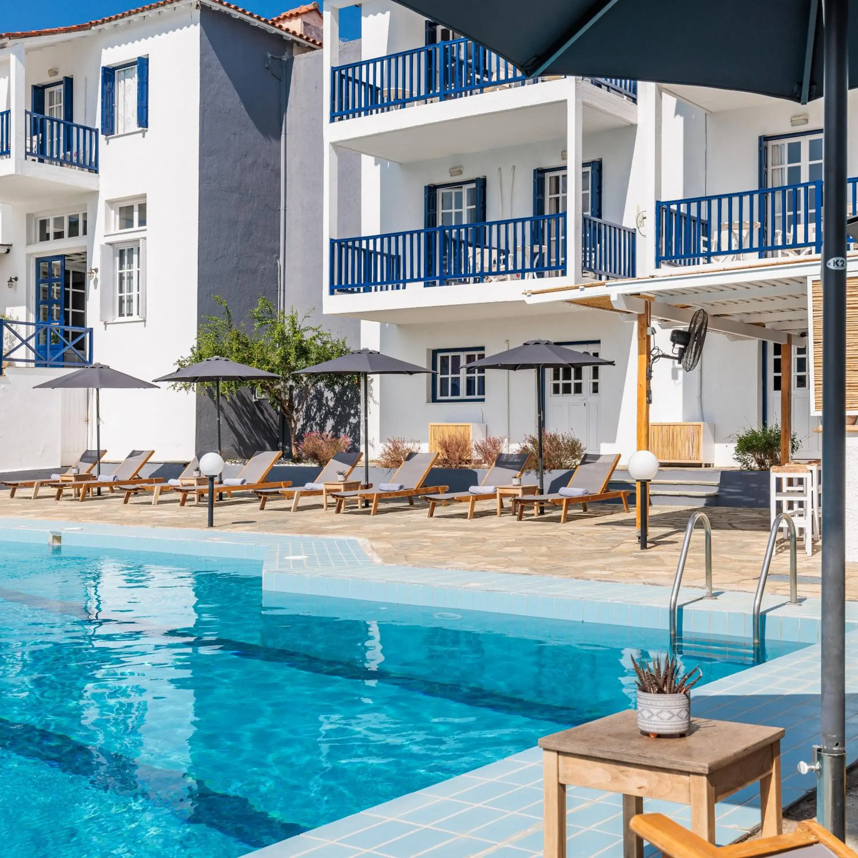 Property building in Aperitton Hotel Property building in Aperitton Hotel