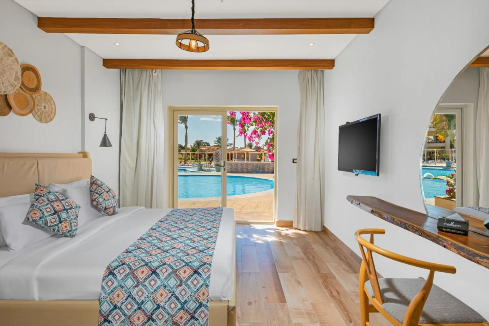 Photo of the whole room, Bed in Panorama Bungalows Resort El Gouna