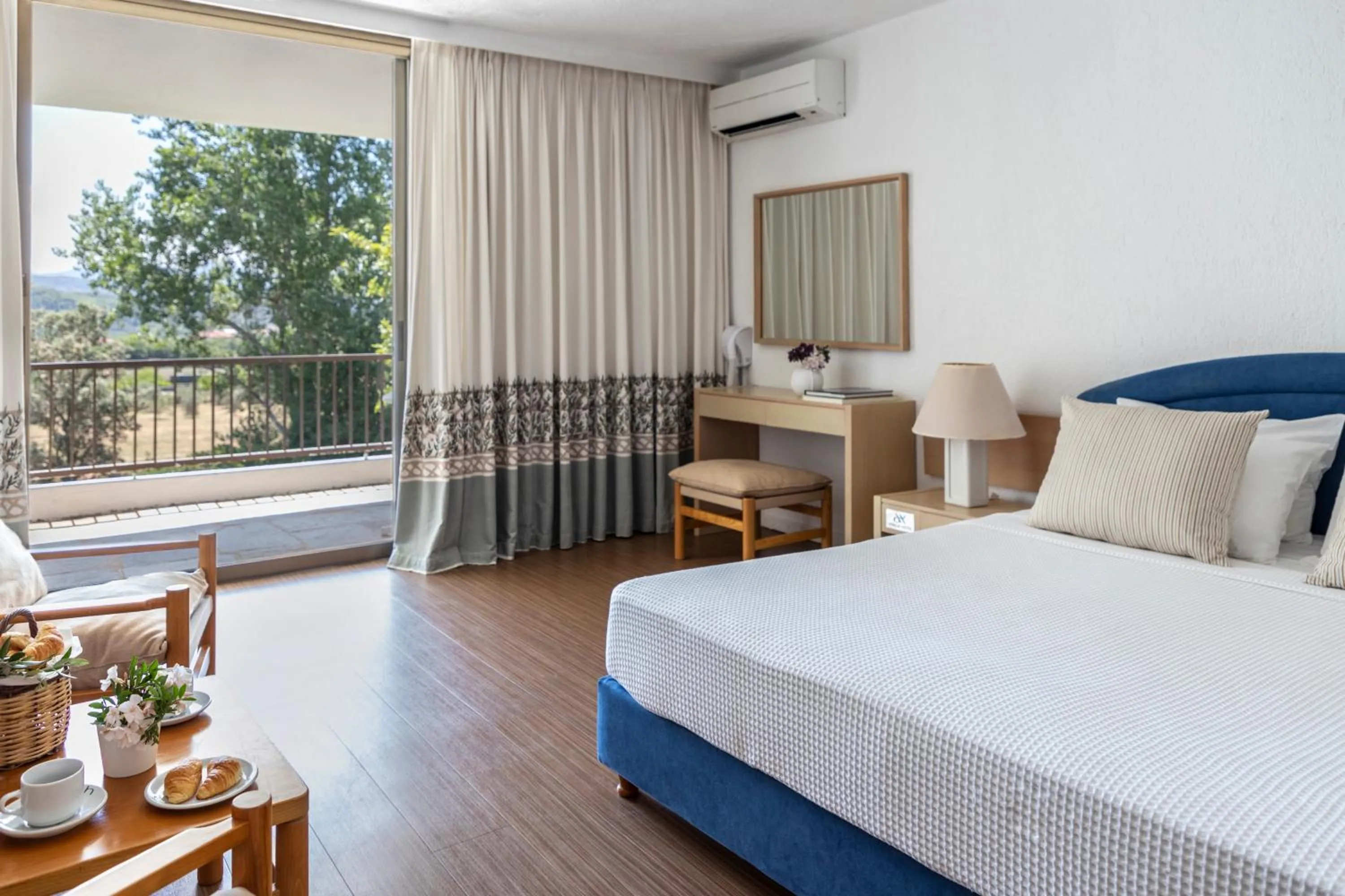 Bed in Amalia Hotel Olympia