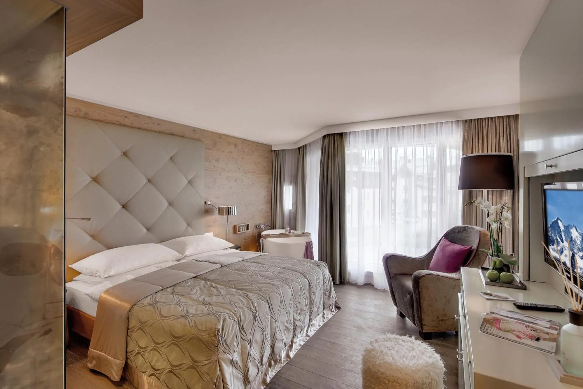 Photo of the whole room, Bed in Giardino Mountain