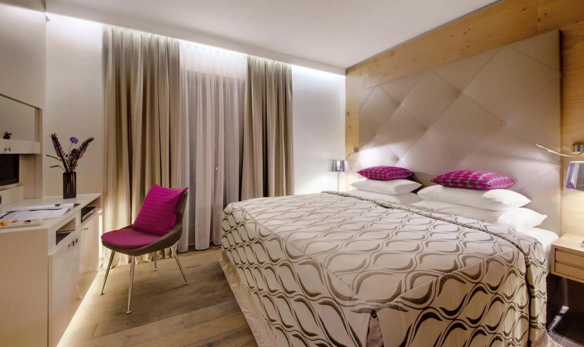 Photo of the whole room, Bed in Giardino Mountain