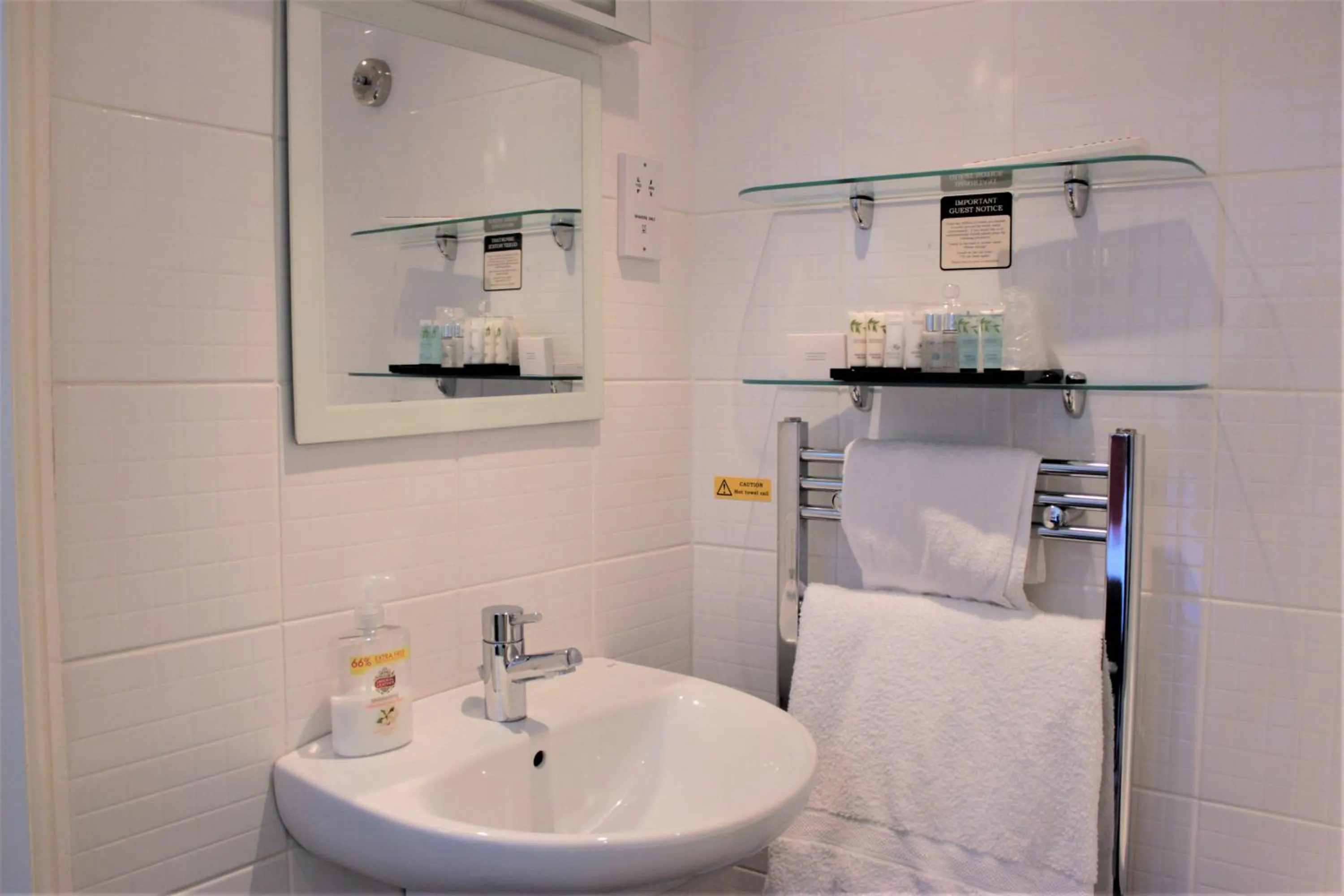 Bathroom in The P&M Paignton RESIDENCE