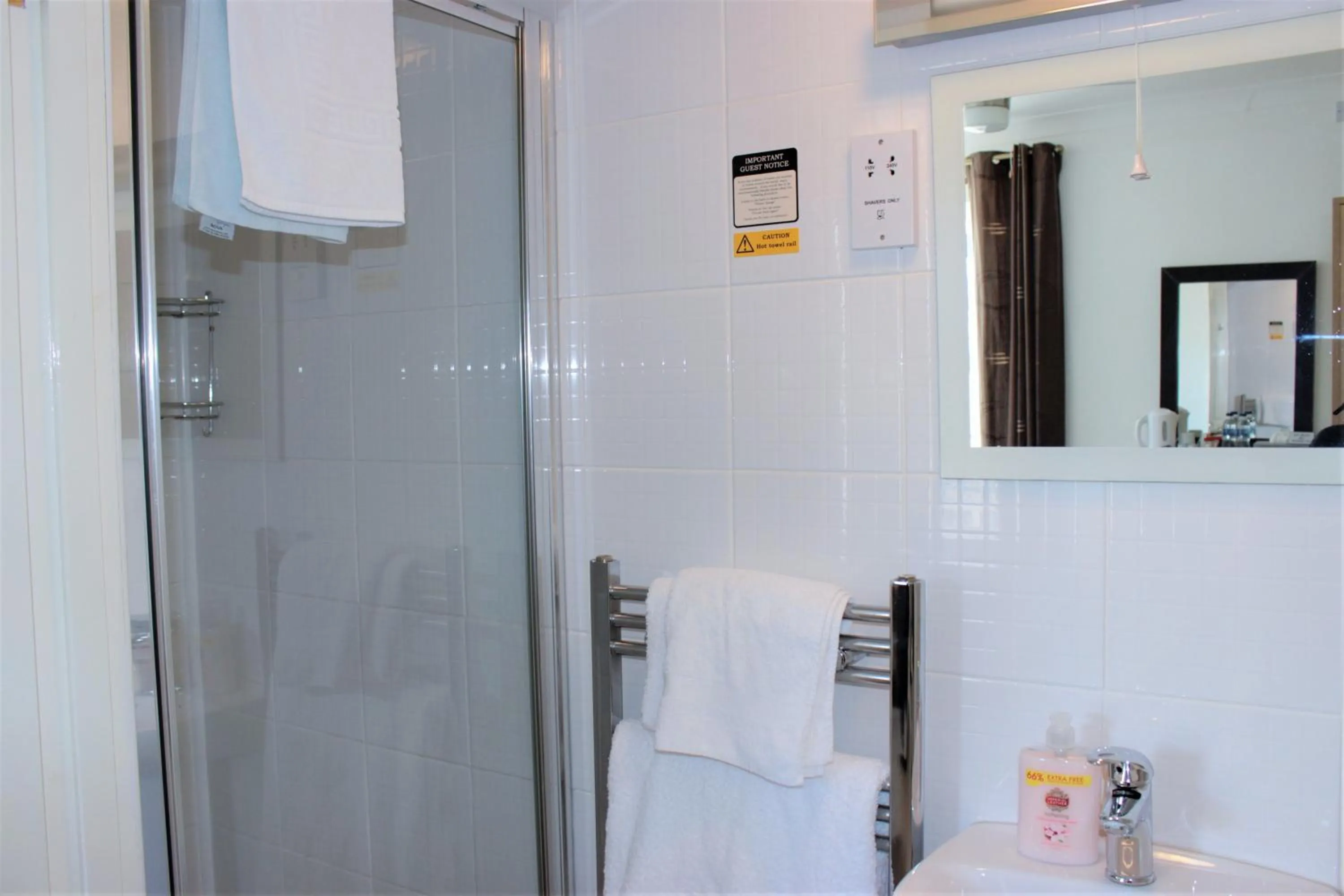 Shower in The P&M Paignton RESIDENCE