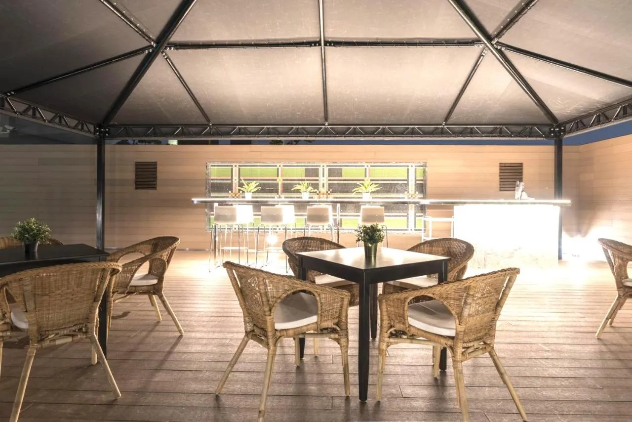 Swimming pool in Inhouse Hotel Grand