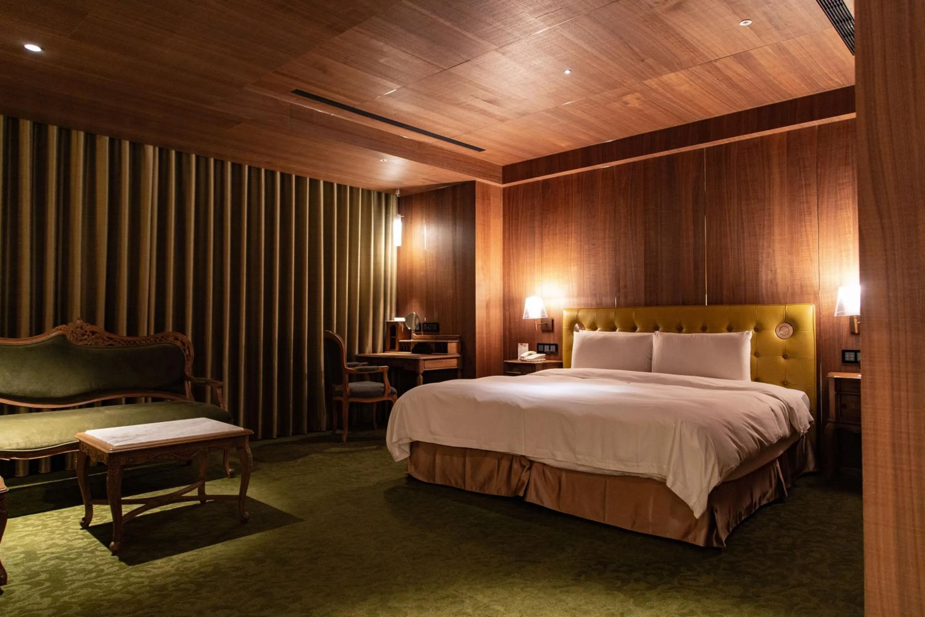 Decorative detail, Bed in Inhouse Hotel Grand