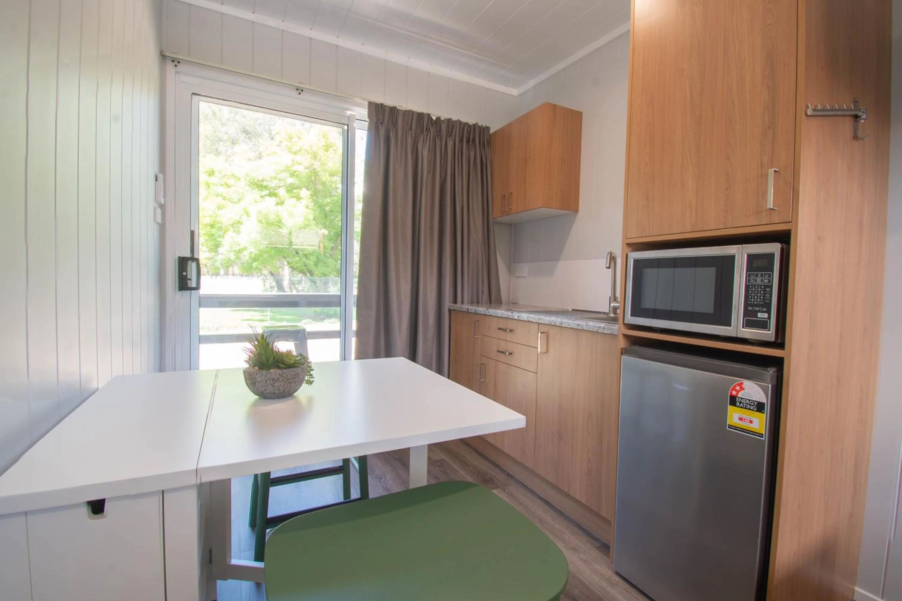 Kitchen or kitchenette in Gundagai Tourist Suites