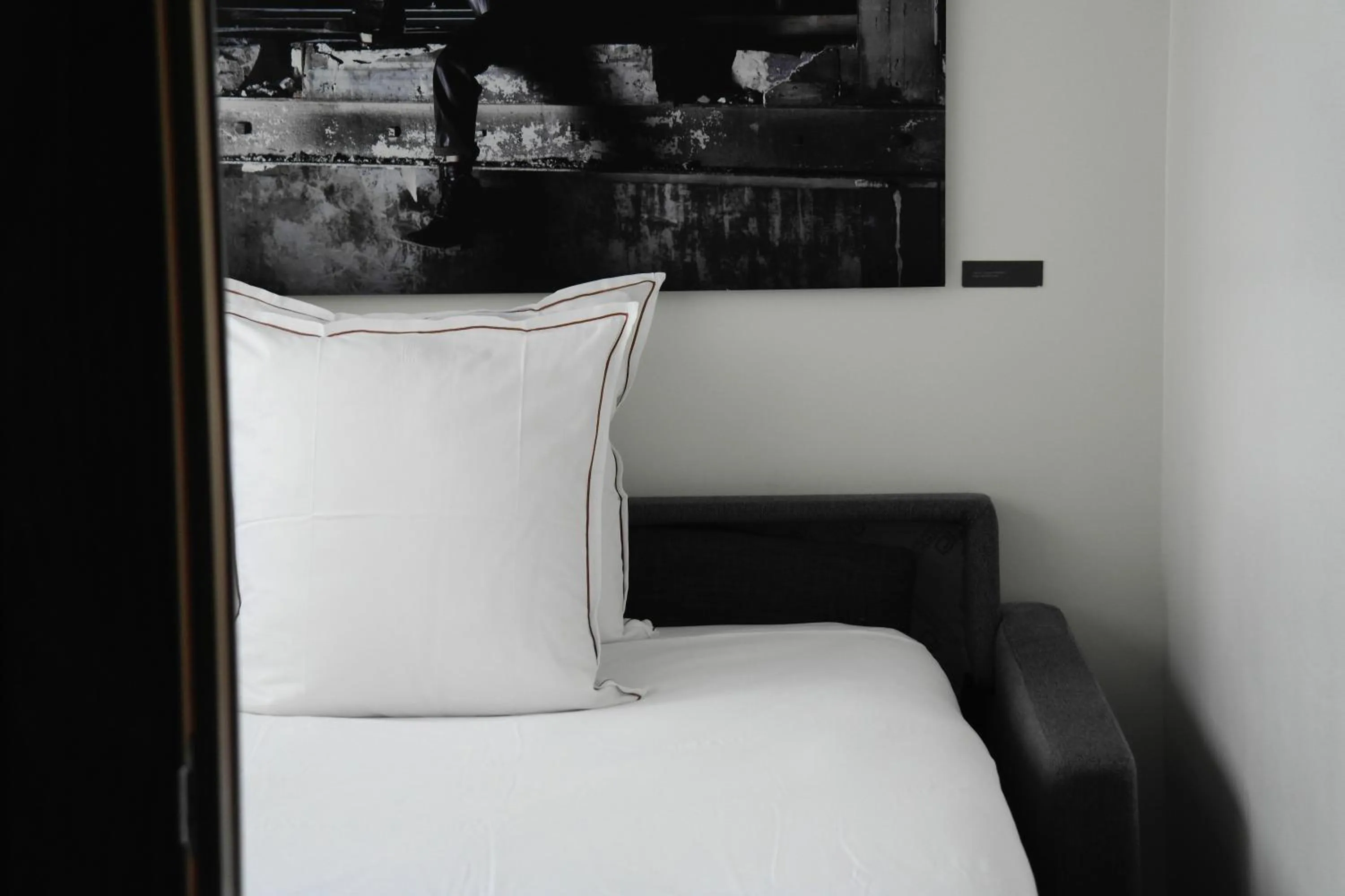 Bed in Hôtel Jules & Jim