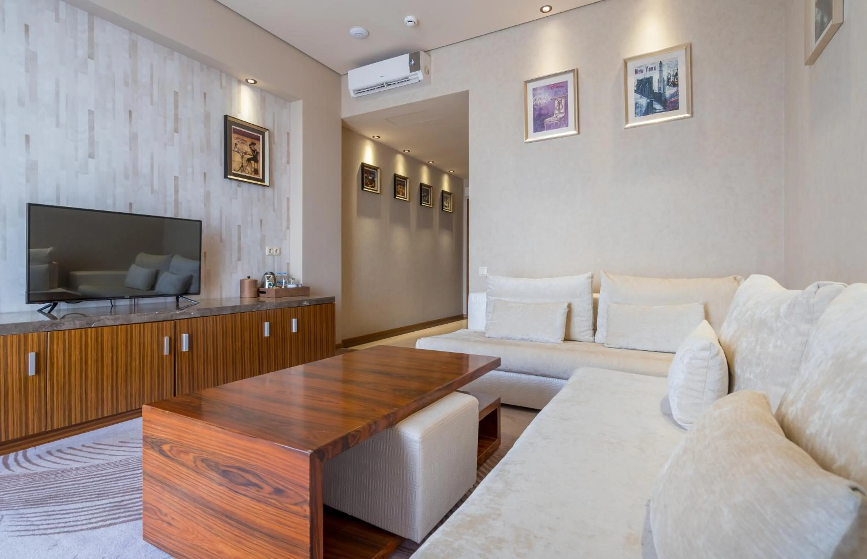 Living room in Dreamland Oasis Hotel Chakvi