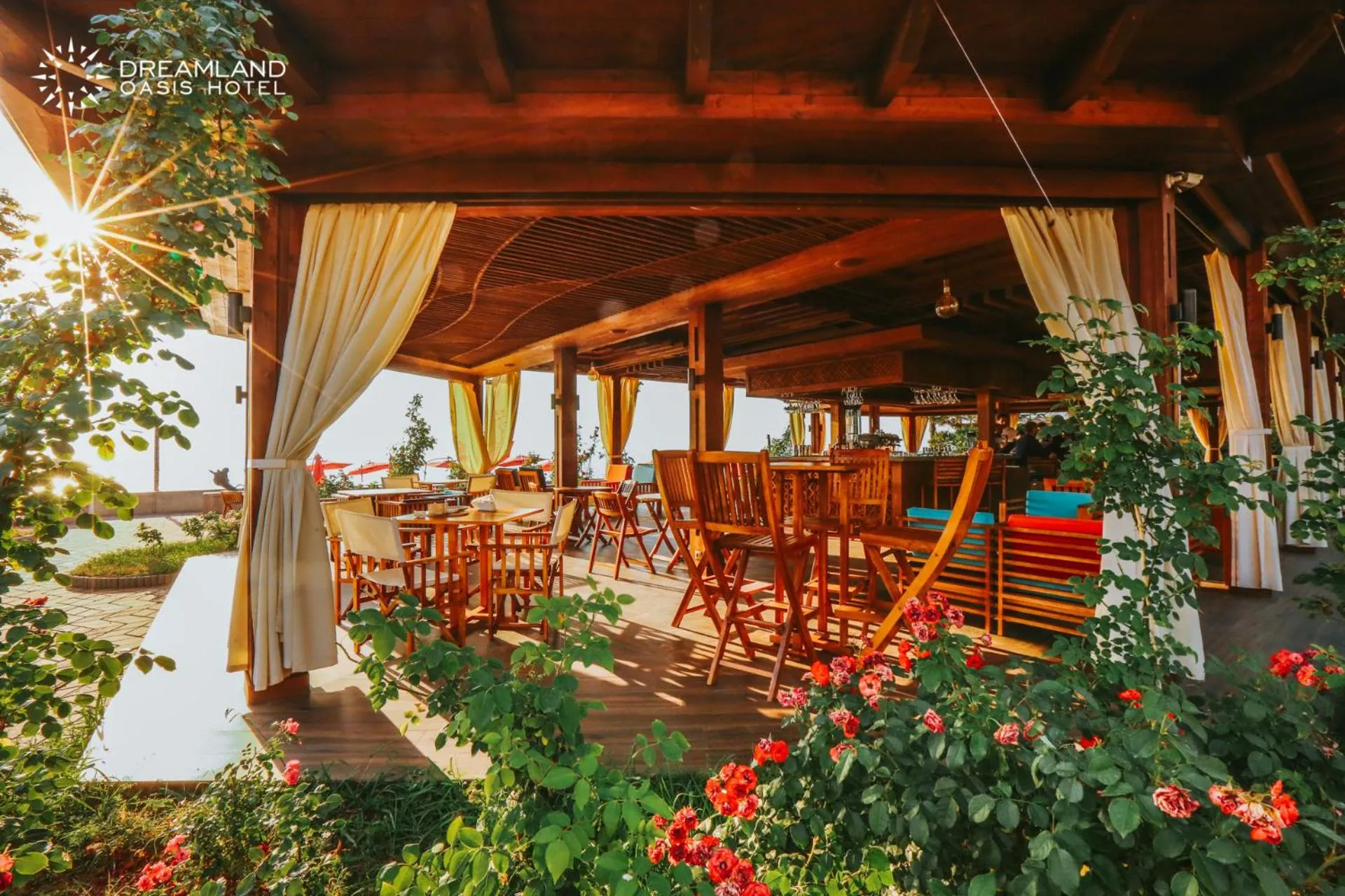 Restaurant/places to eat in Dreamland Oasis Hotel Chakvi