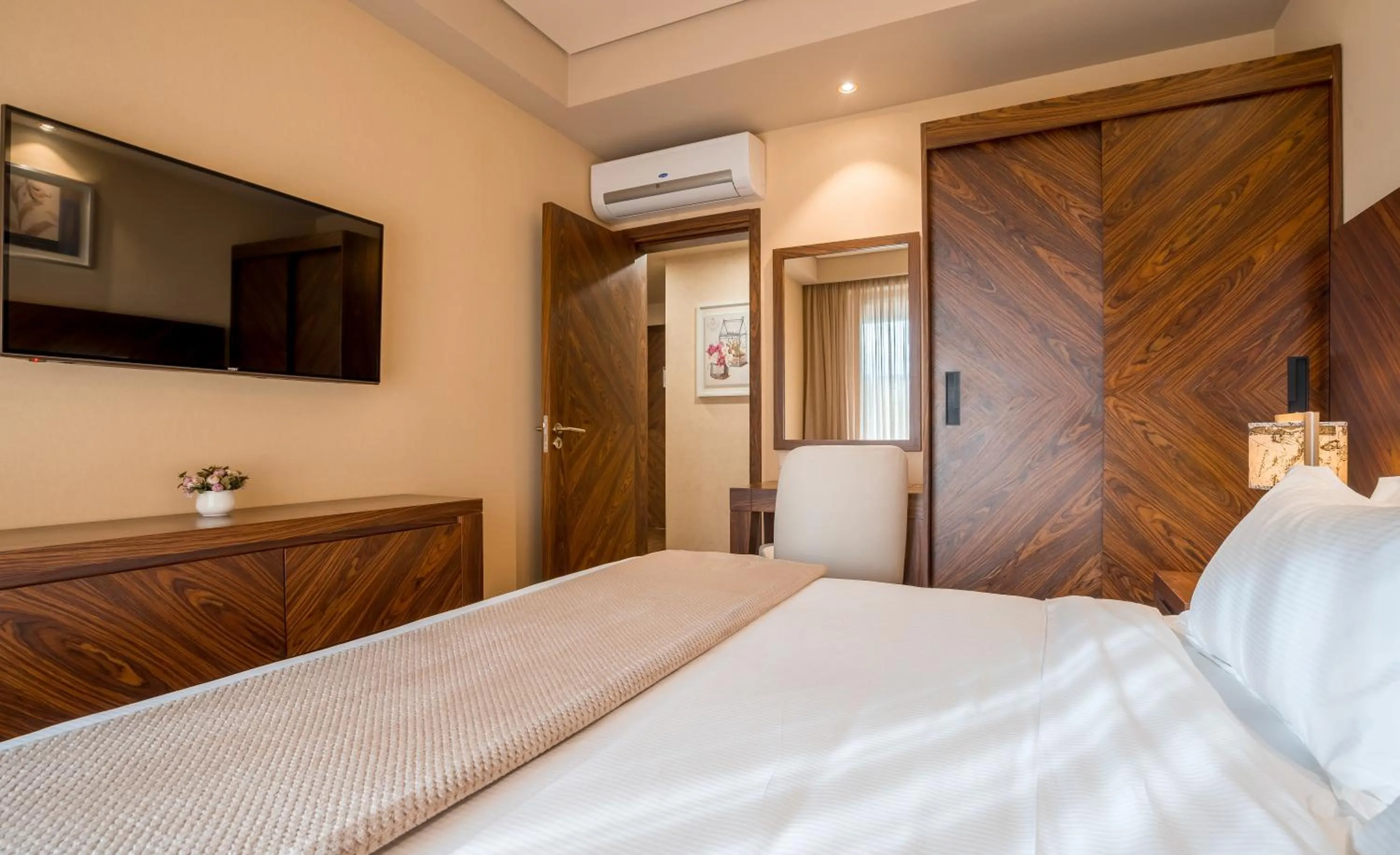 Bedroom, Bed in Dreamland Oasis Hotel Chakvi