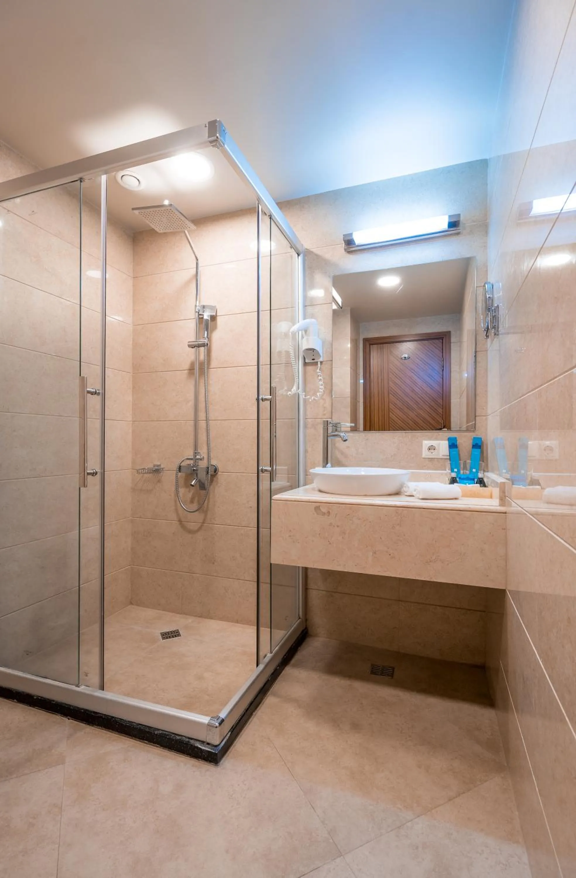 Shower in Dreamland Oasis Hotel Chakvi