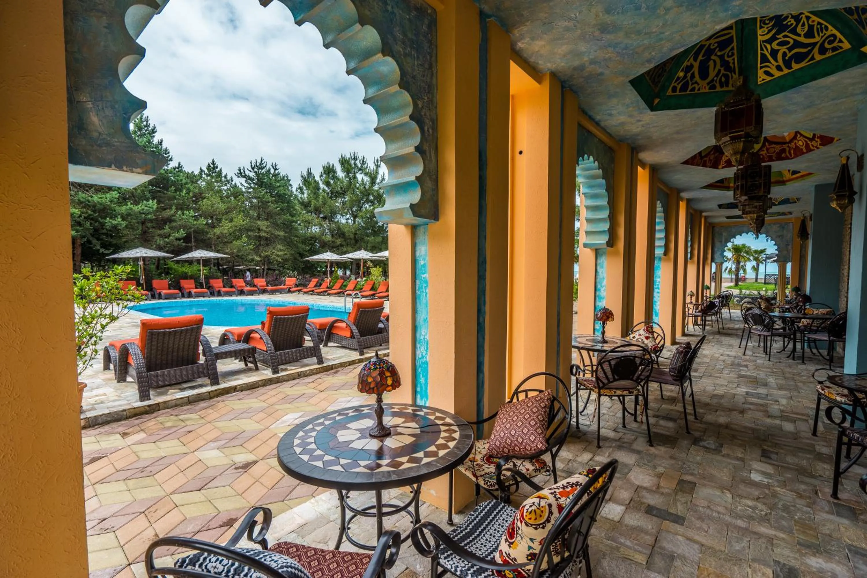 Restaurant/places to eat in Dreamland Oasis Hotel Chakvi