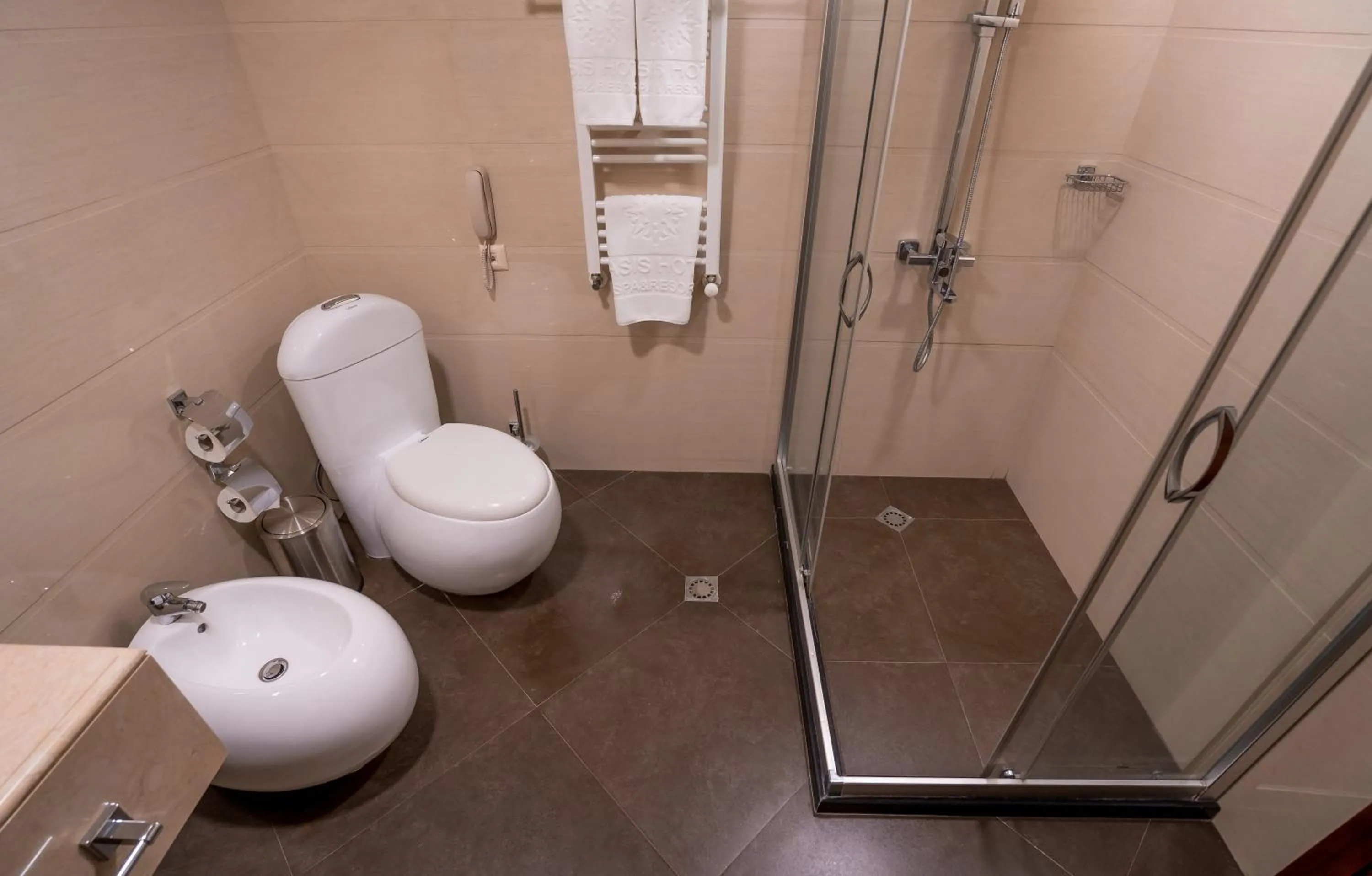 Shower in Dreamland Oasis Hotel Chakvi