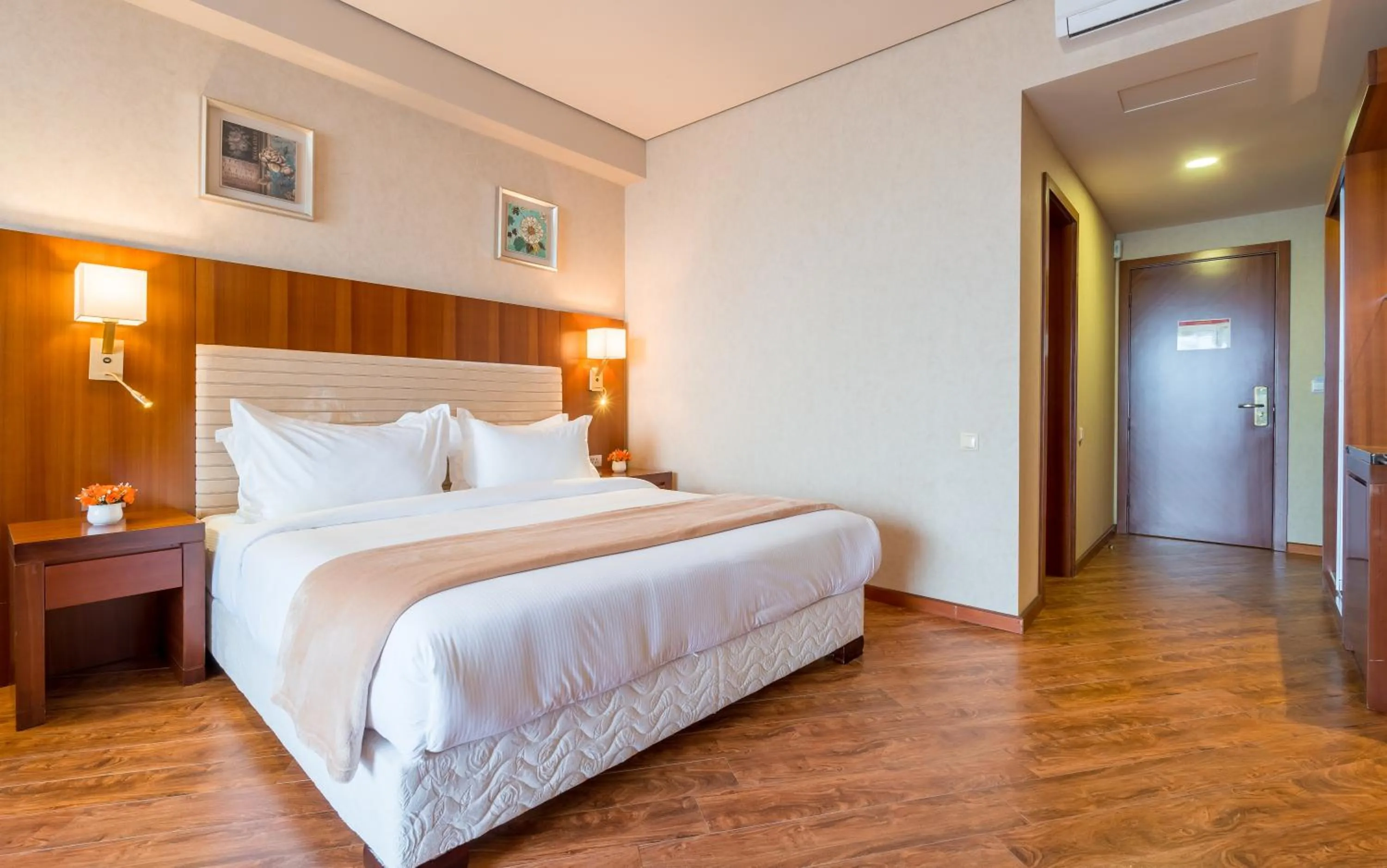Bedroom, Bed in Dreamland Oasis Hotel Chakvi