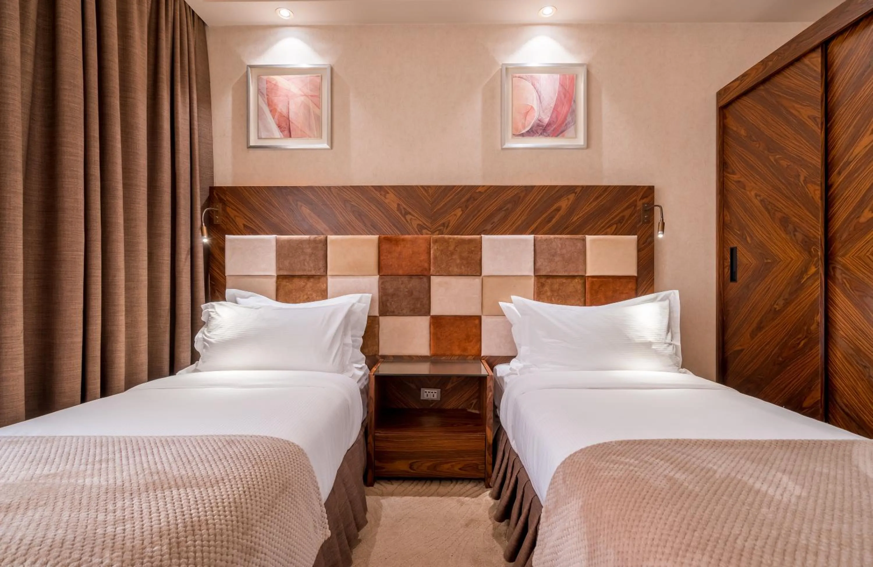 Standard Twin Room in Dreamland Oasis Hotel Chakvi