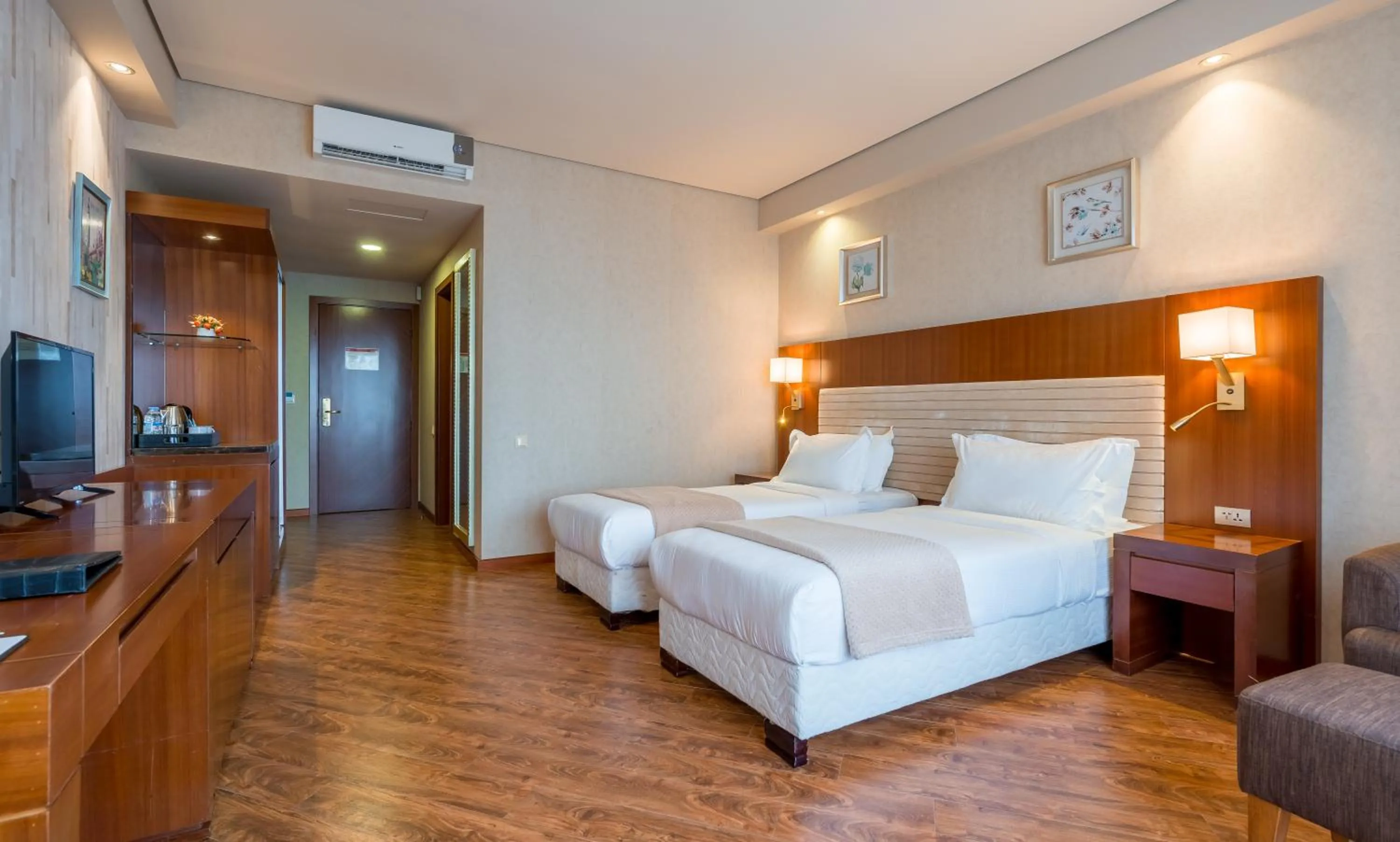 Bedroom, Bed in Dreamland Oasis Hotel Chakvi