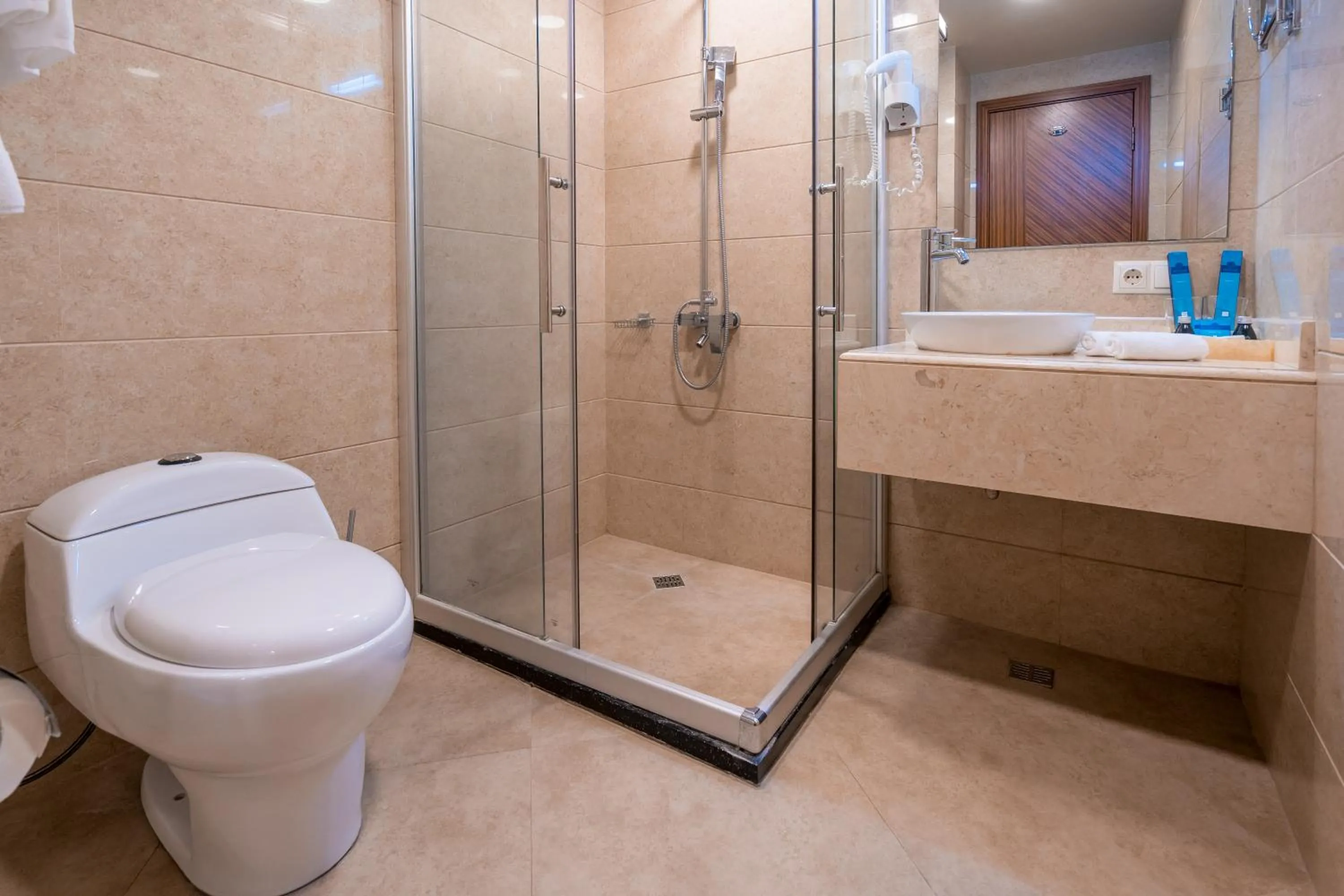 Shower in Dreamland Oasis Hotel Chakvi