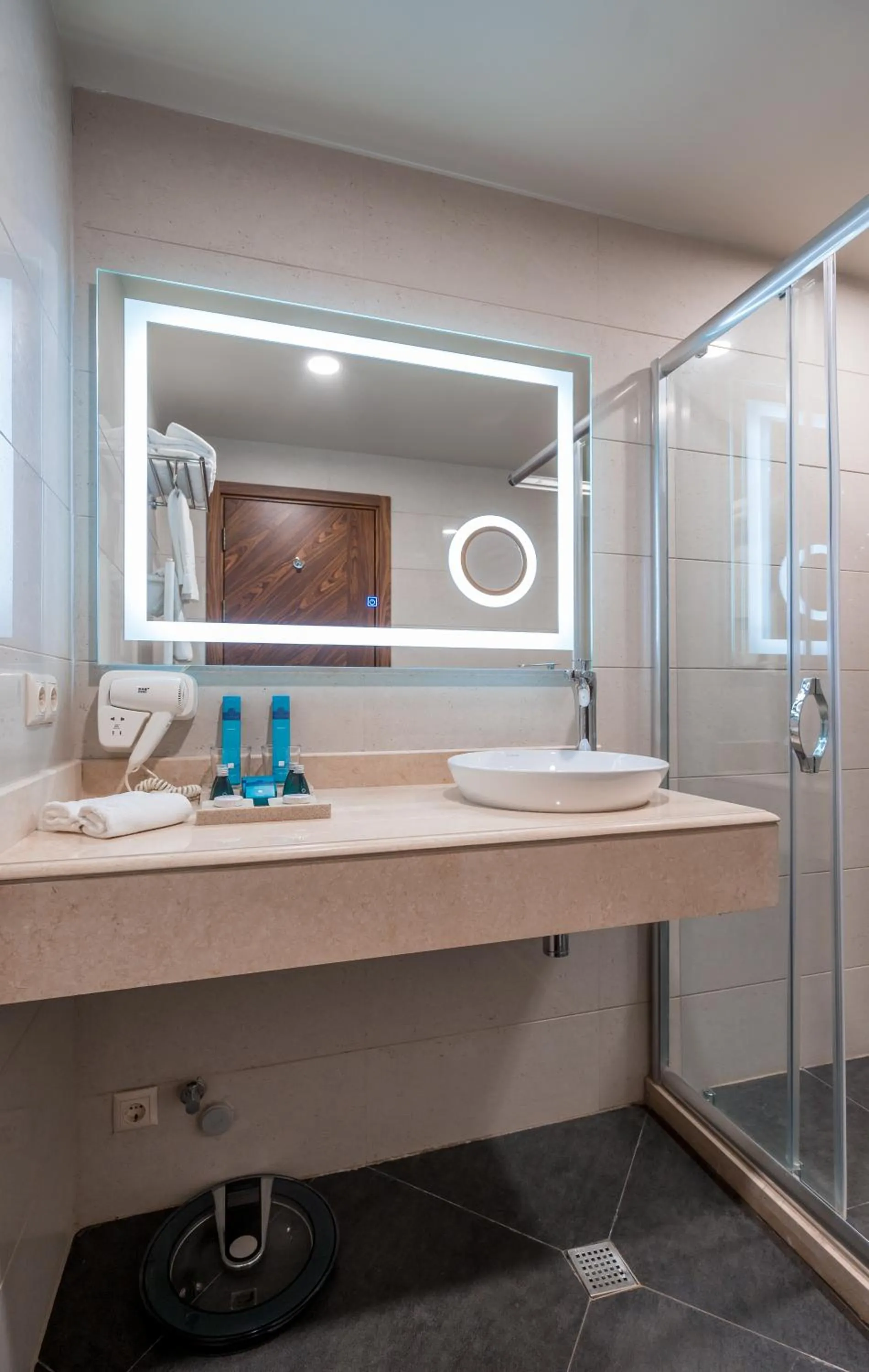 Shower in Dreamland Oasis Hotel Chakvi