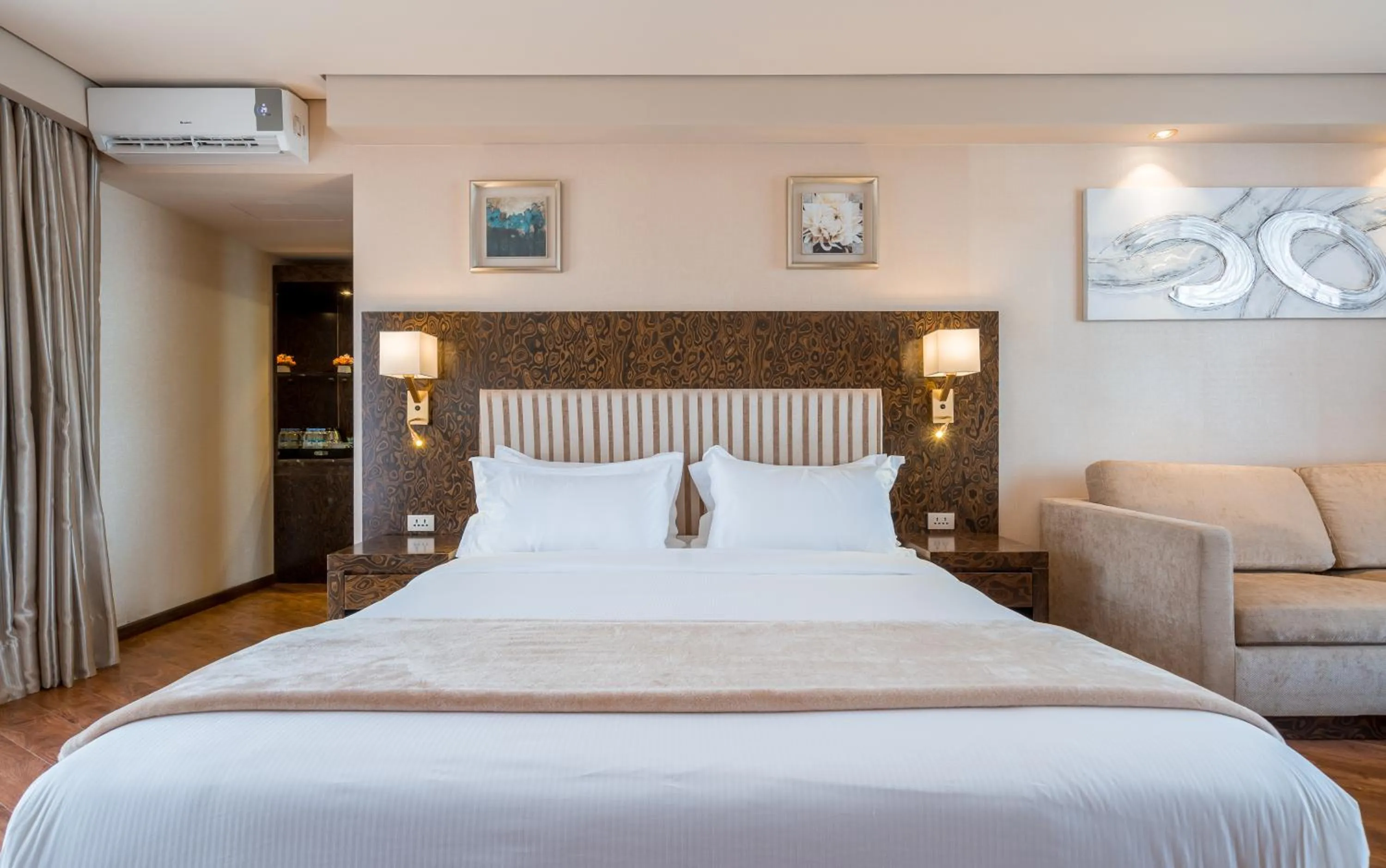 Seating area, Bed in Dreamland Oasis Hotel Chakvi