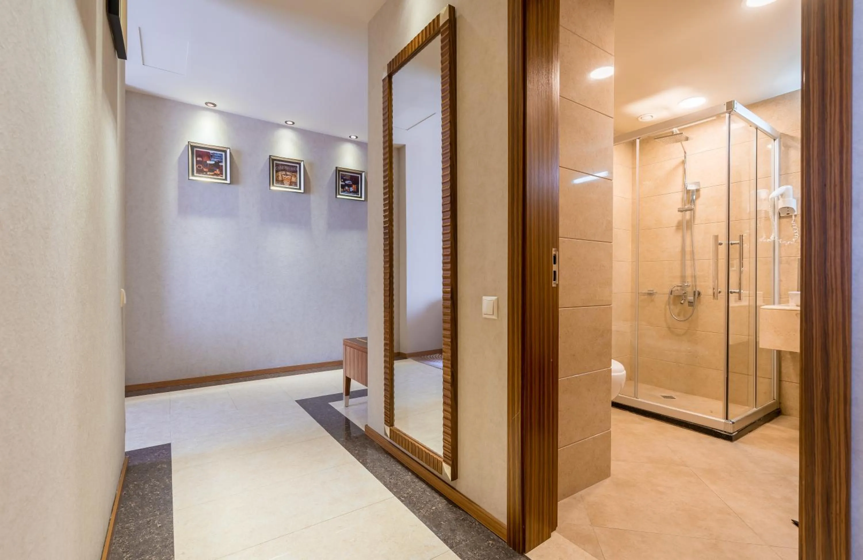 Shower in Dreamland Oasis Hotel Chakvi
