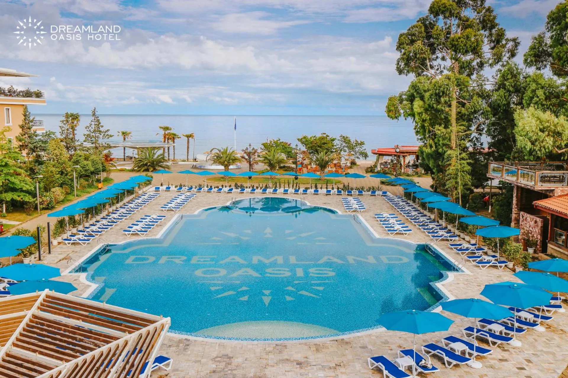 Beach in Dreamland Oasis Hotel Chakvi