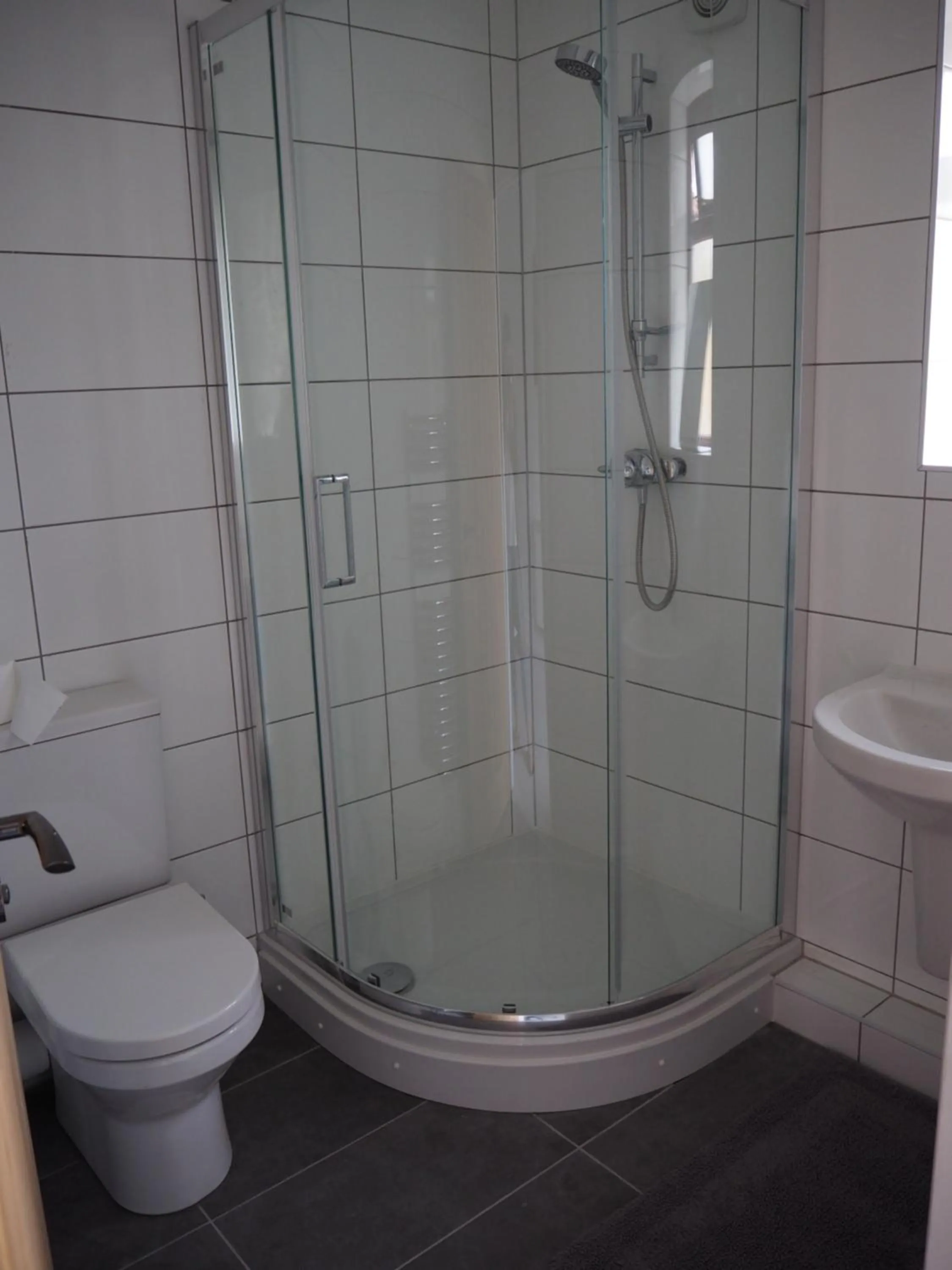 Bathroom in High Hedges Apartment C
