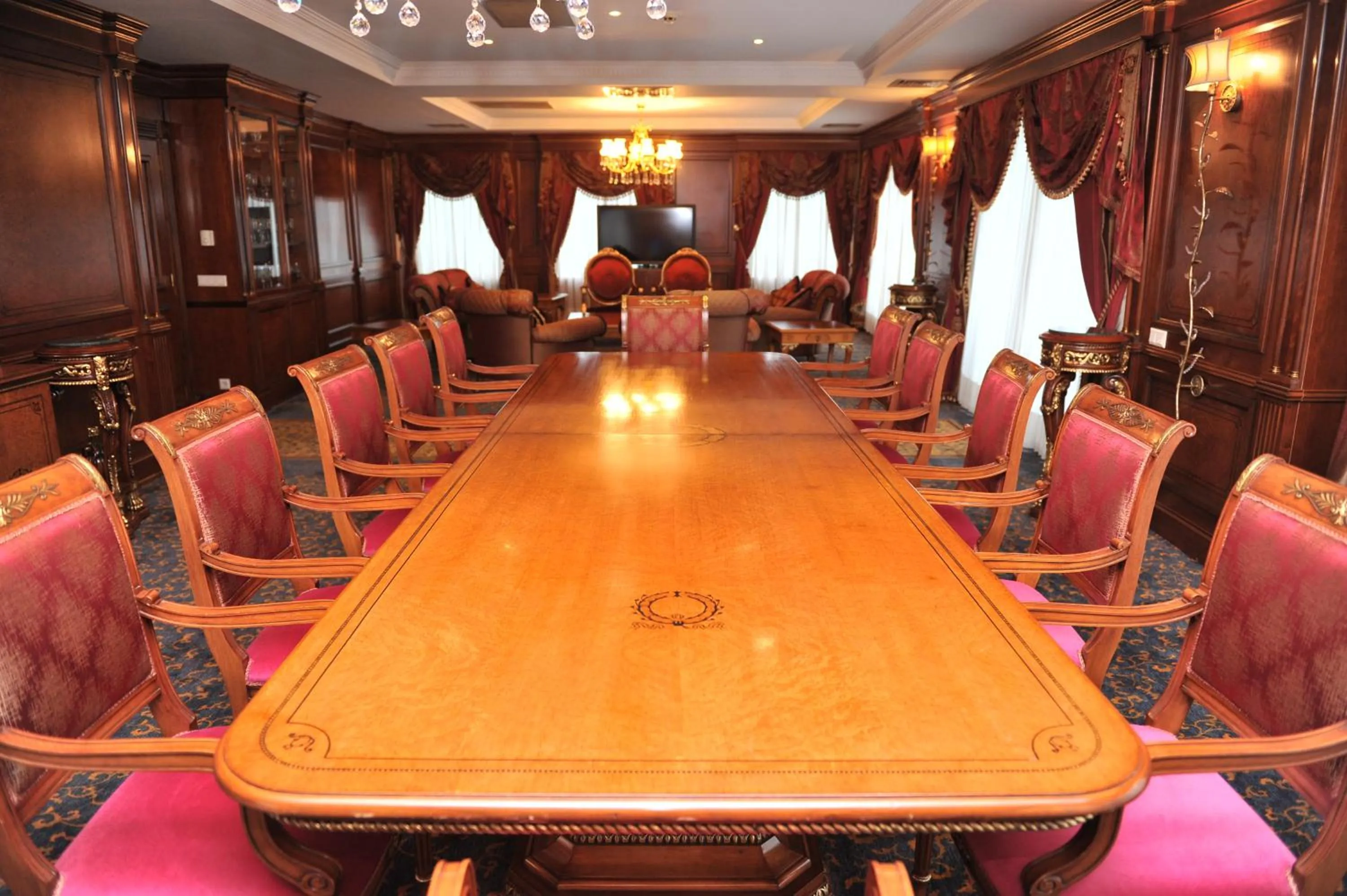 TV and multimedia in Hotel Intourist Palace Batumi