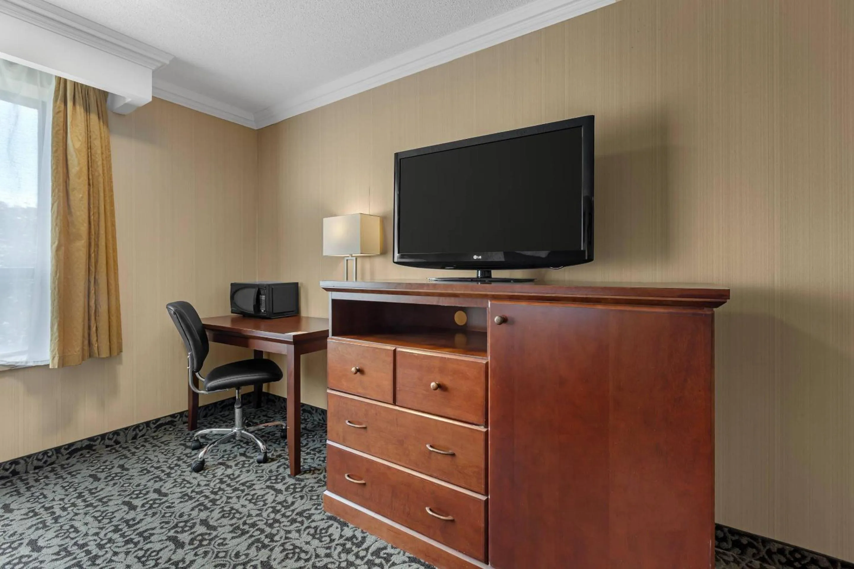 Bedroom in Quality Inn & Conference Centre