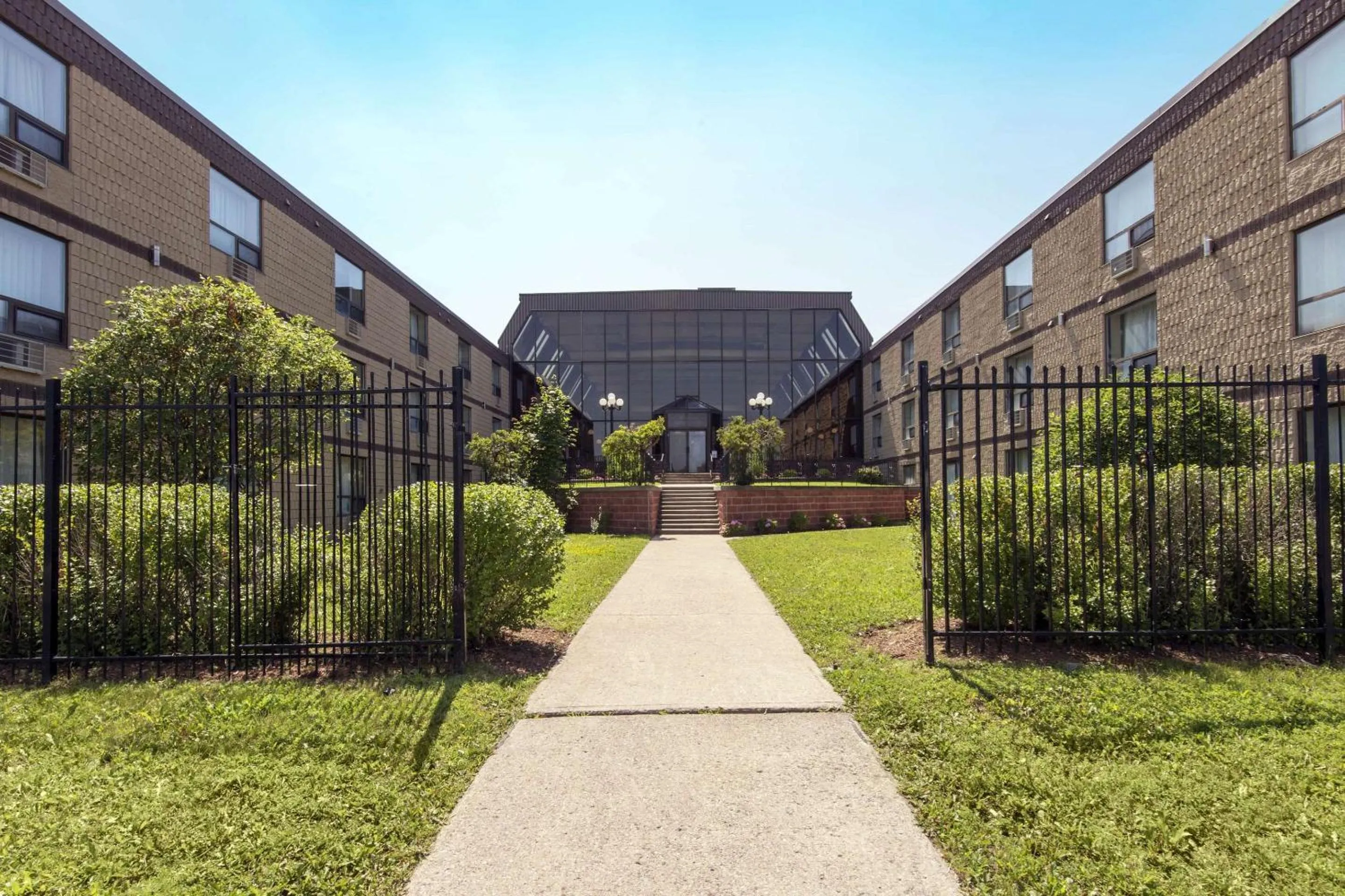 Property building in Quality Inn & Conference Centre