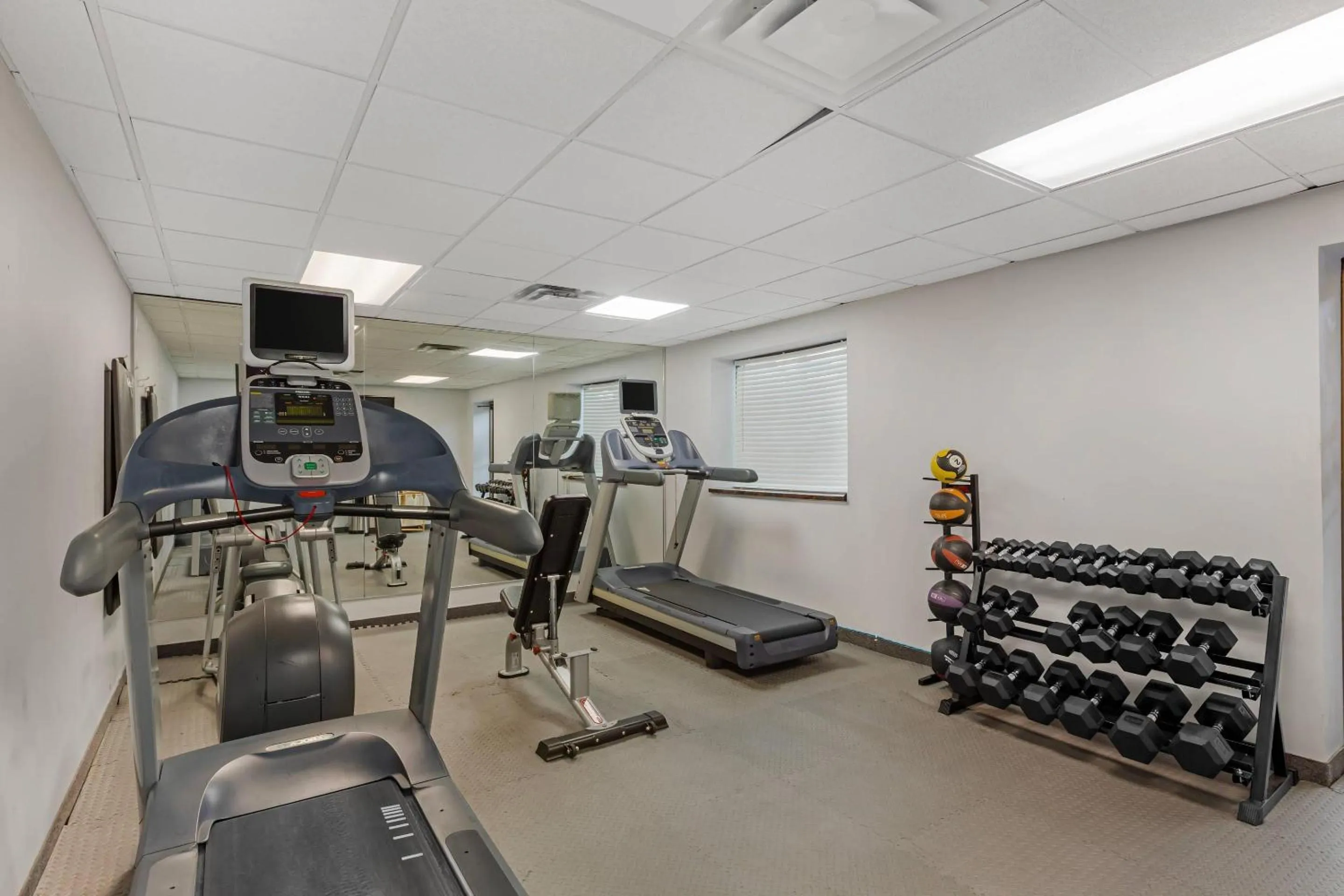 Fitness centre/facilities in Quality Inn & Conference Centre