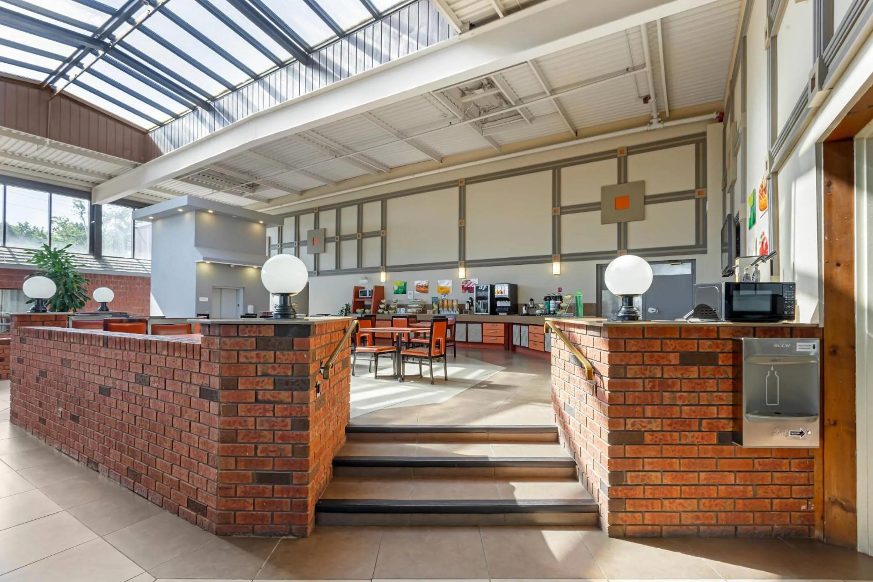 Breakfast in Quality Inn & Conference Centre