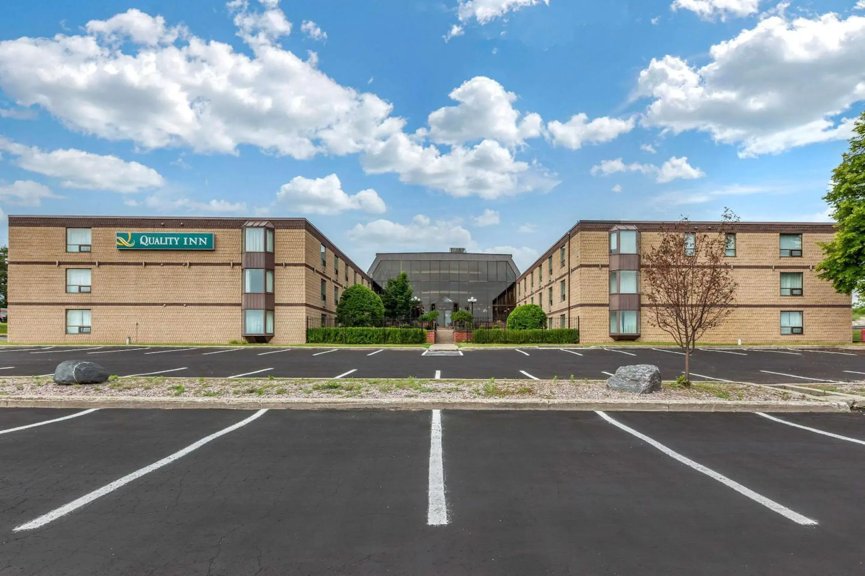 Property building in Quality Inn & Conference Centre Property building in Quality Inn & Conference Centre