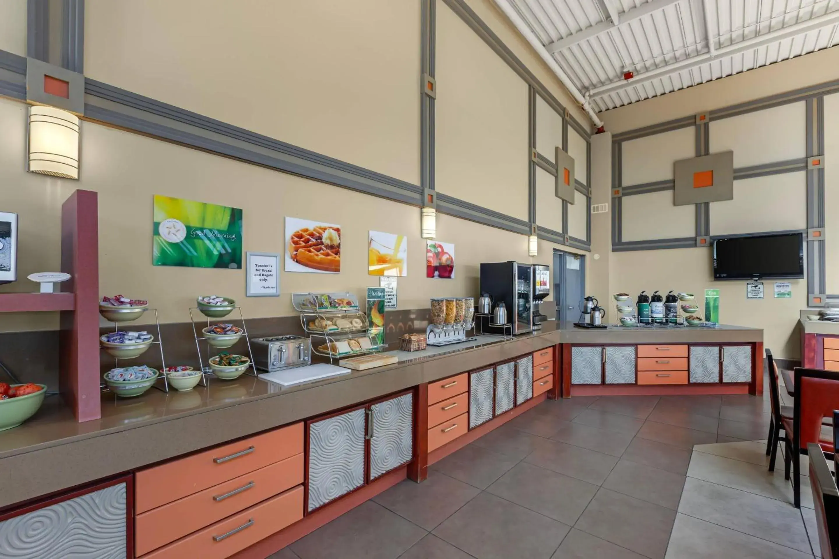 Breakfast in Quality Inn & Conference Centre Breakfast in Quality Inn & Conference Centre