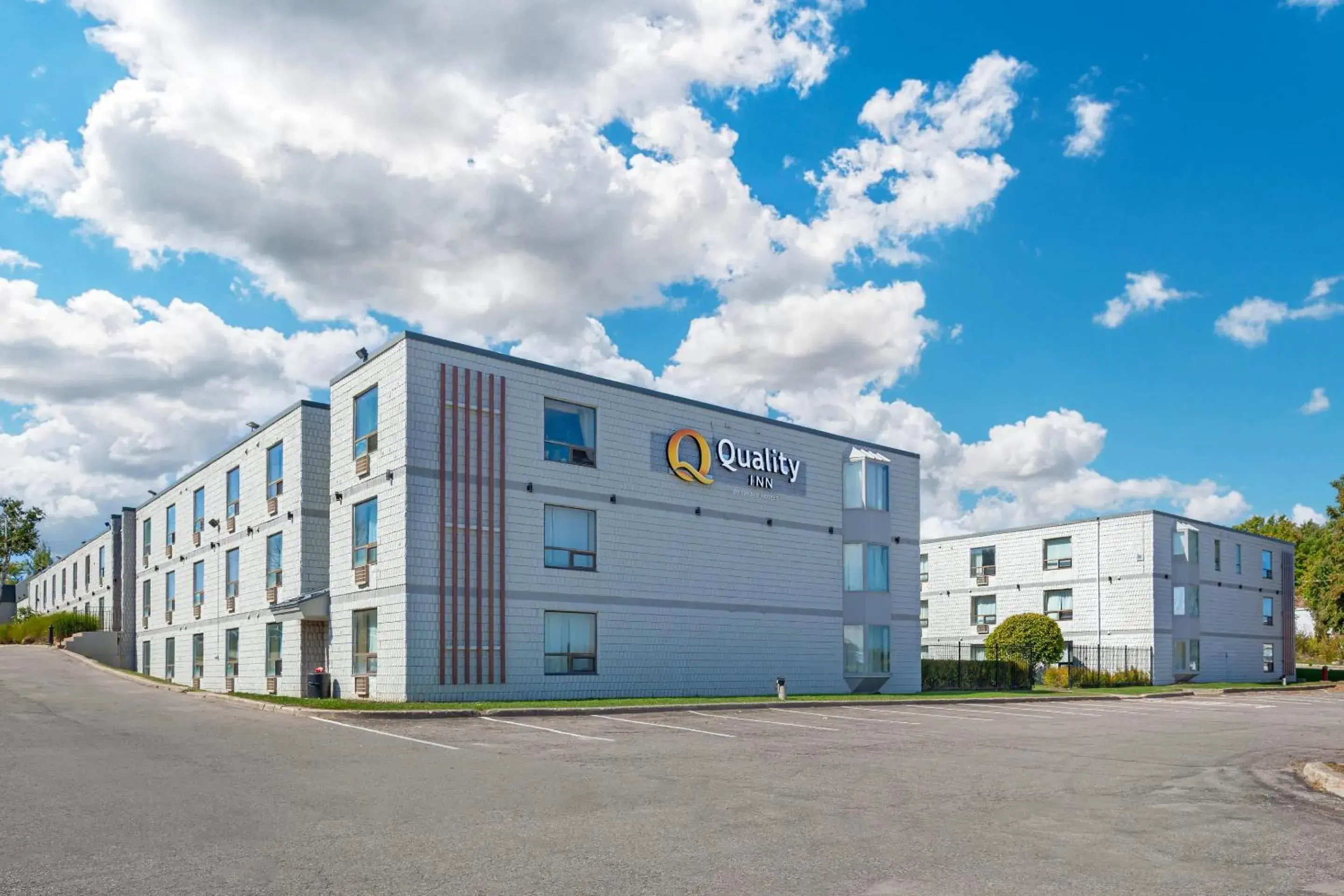 Property building in Quality Inn & Conference Centre Property building in Quality Inn & Conference Centre