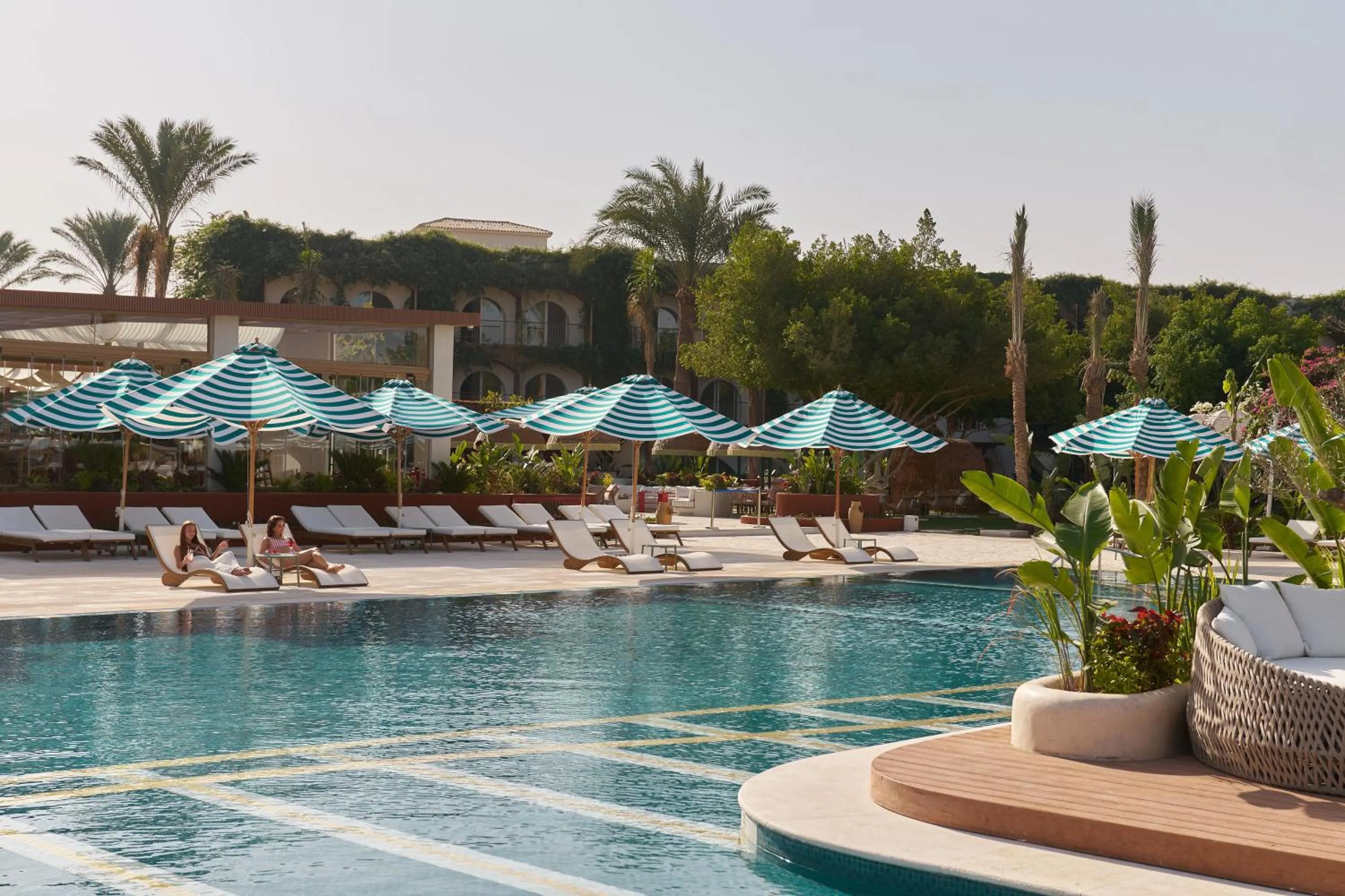 Swimming pool in Desert Rose Resort