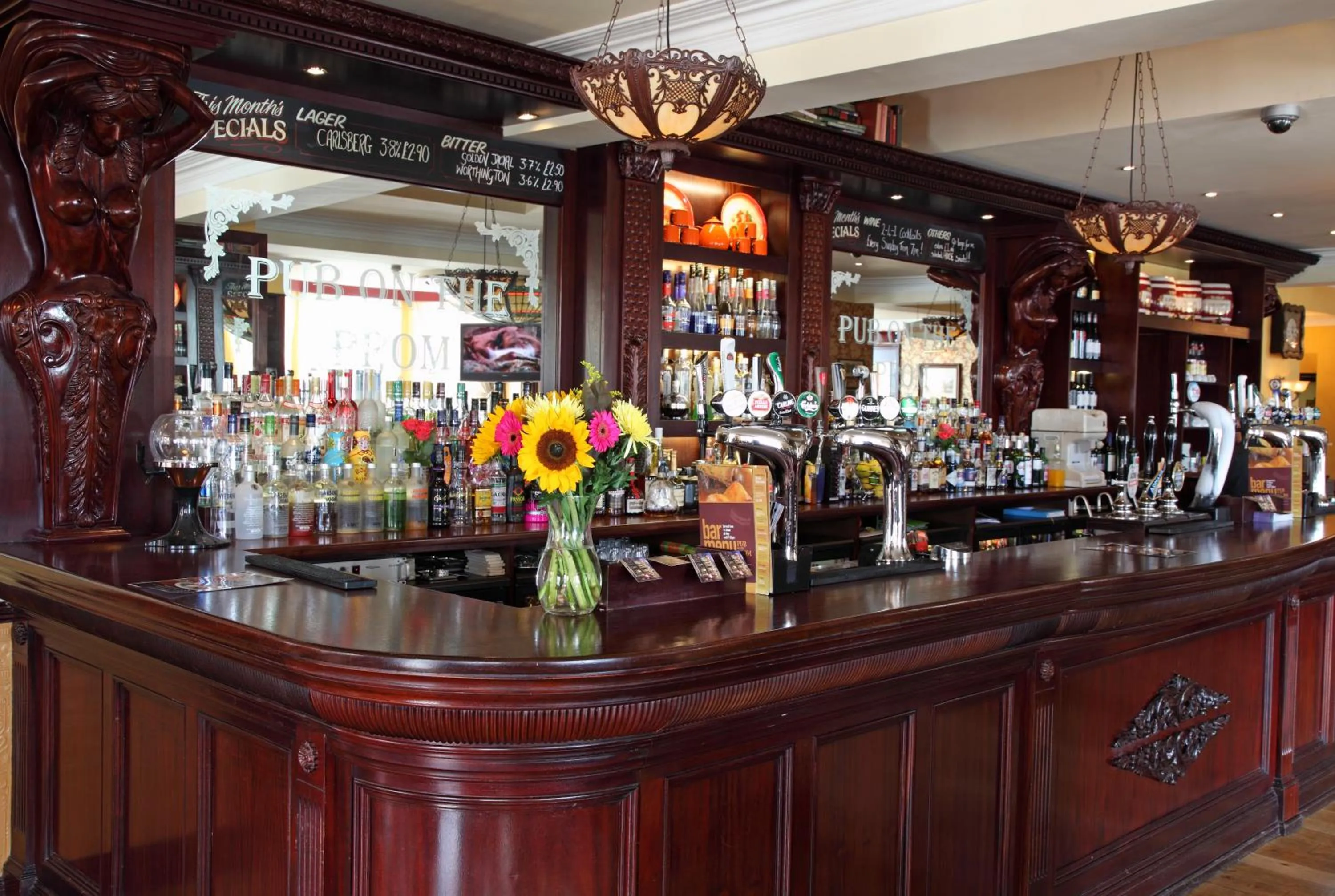 Lounge or bar in Prom Hotel