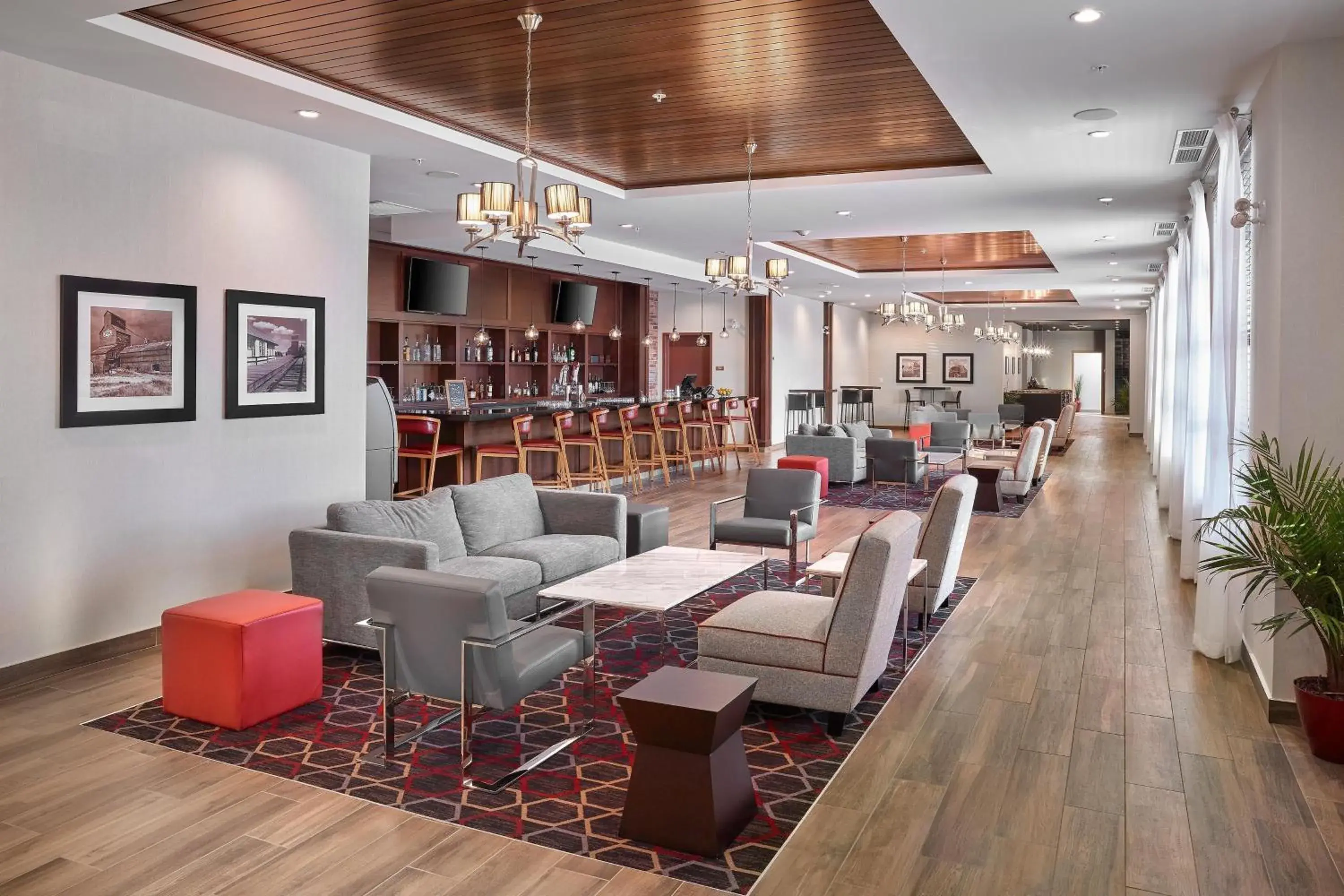 Lounge or bar in Four Points by Sheraton Edmonton West Lounge or bar in Four Points by Sheraton Edmonton West