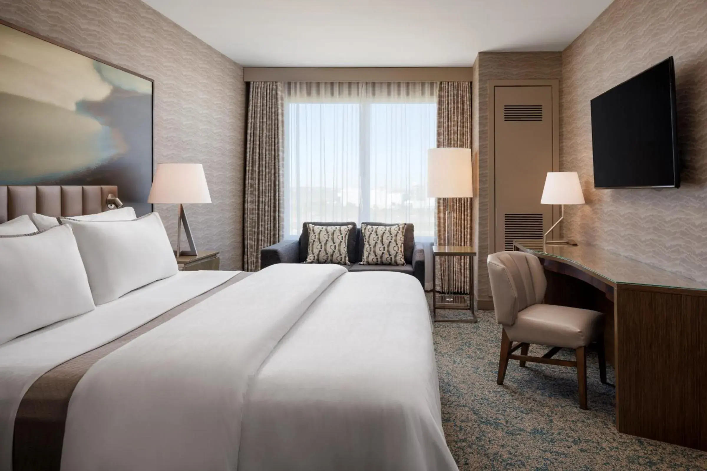 Executive King Room in The Westin Calgary Airport Executive King Room in The Westin Calgary Airport