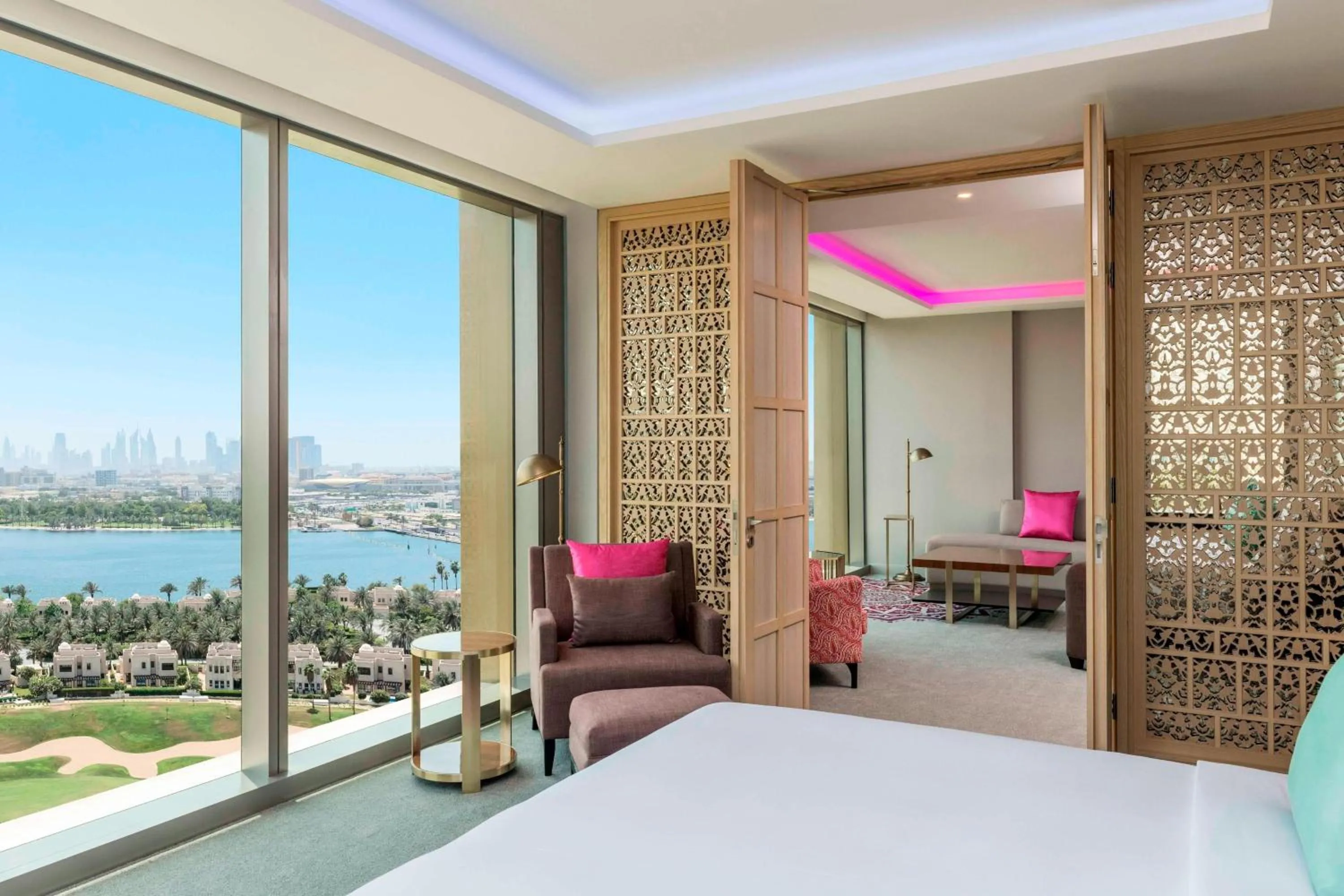 Photo of the whole room, Bed in Aloft Dubai Creek