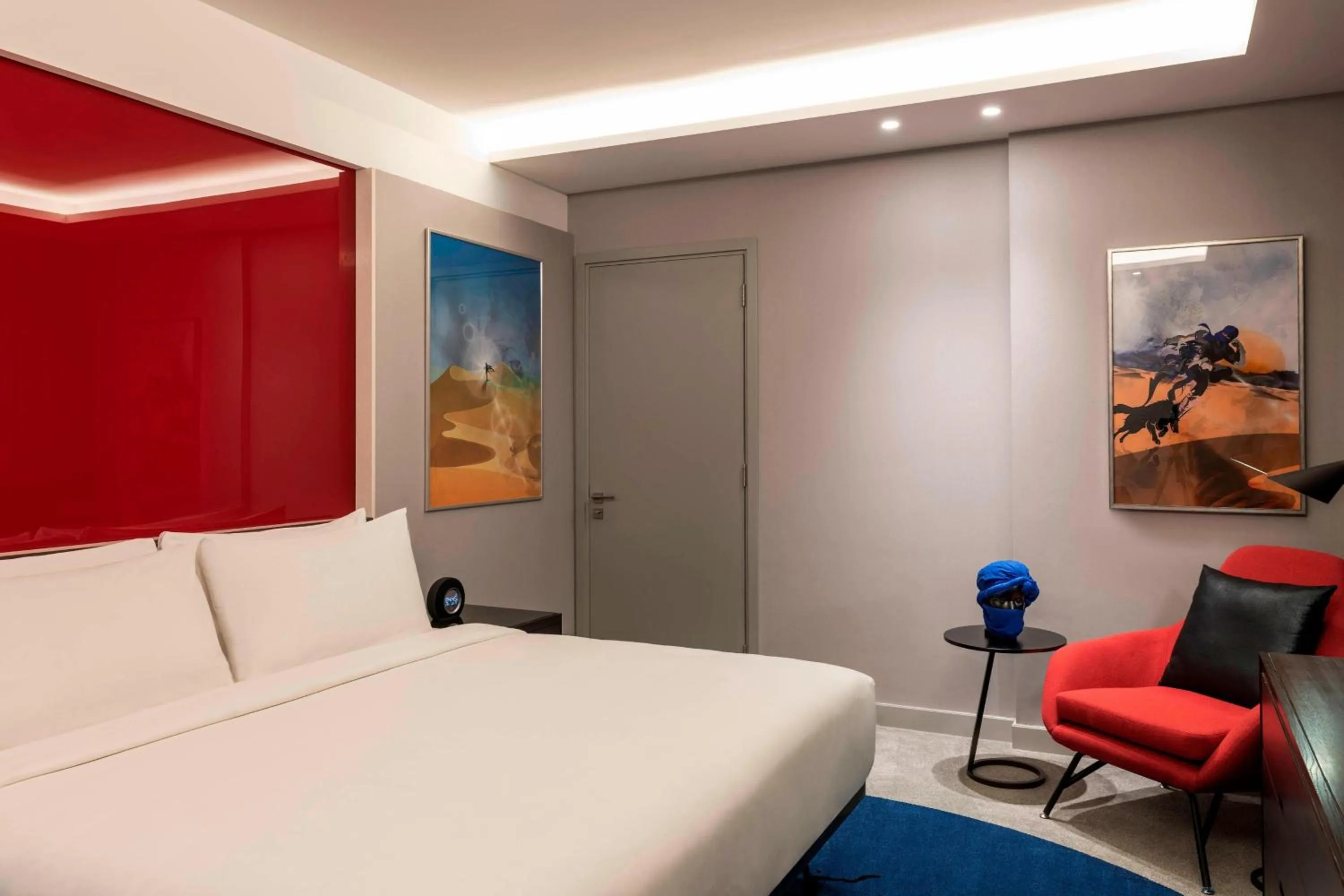 Photo of the whole room, Bed in Aloft Dubai Creek