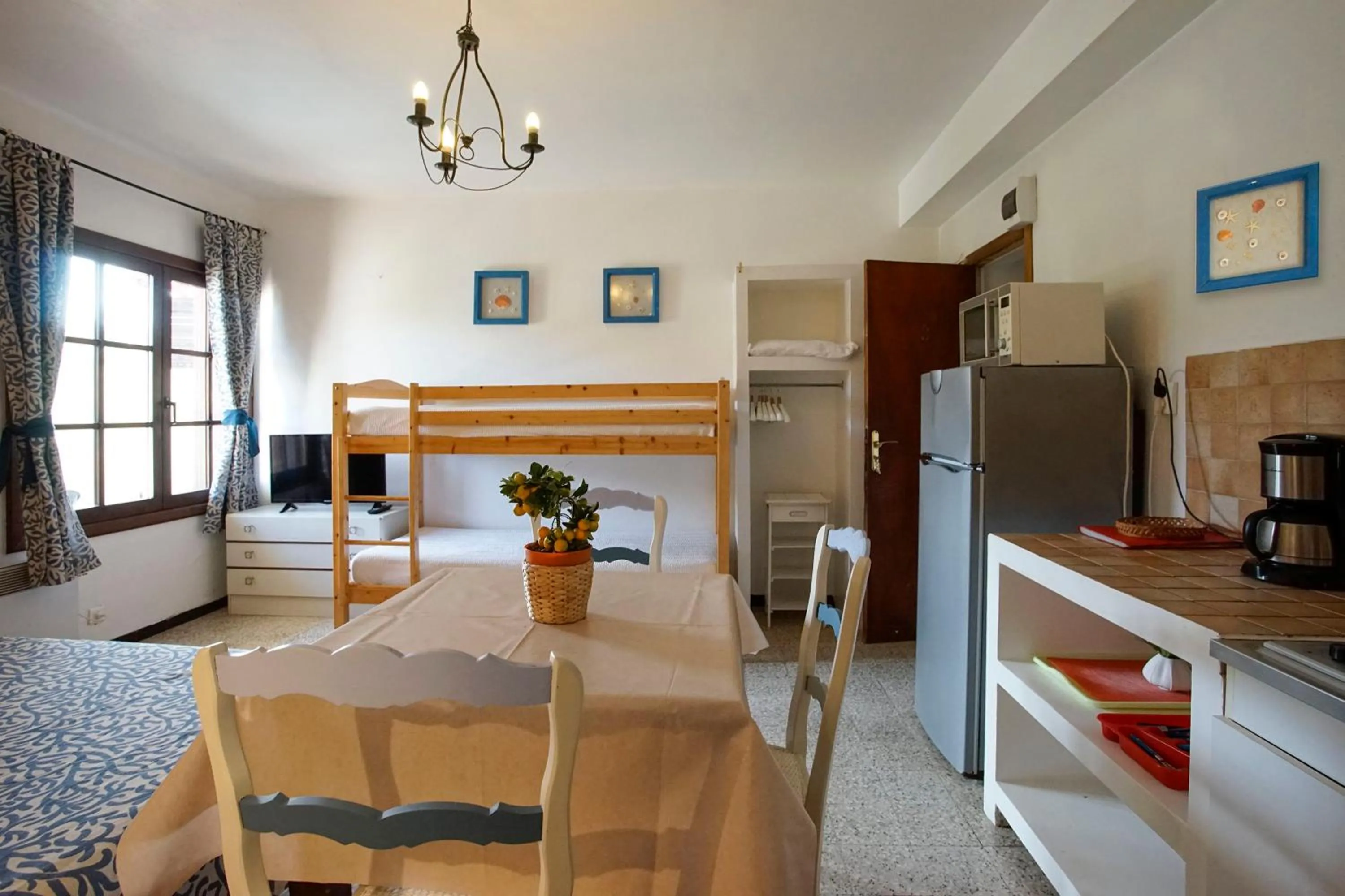 bunk bed, Bed in Résidence Les Mandariniers