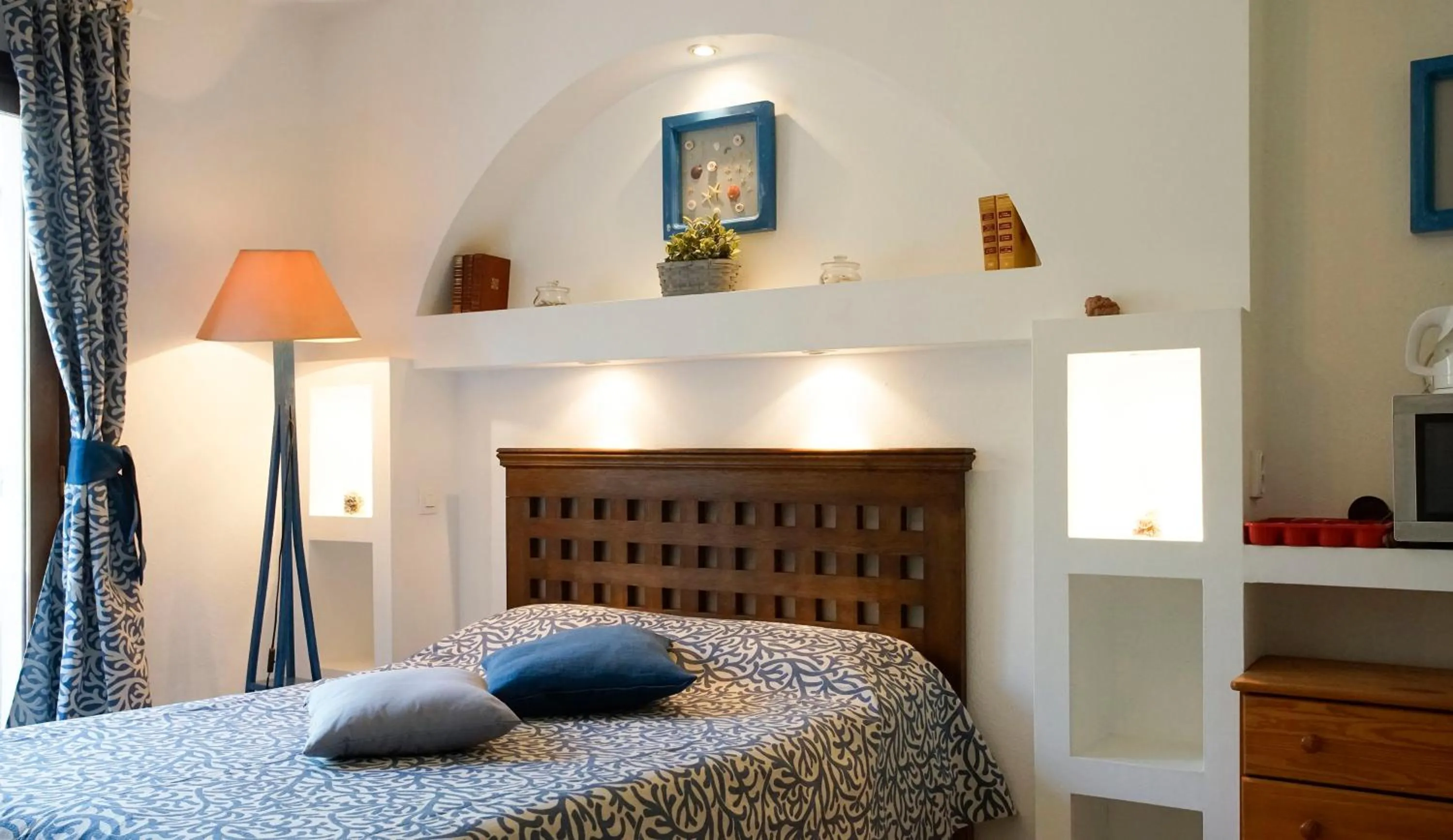 Photo of the whole room, Bed in Résidence Les Mandariniers